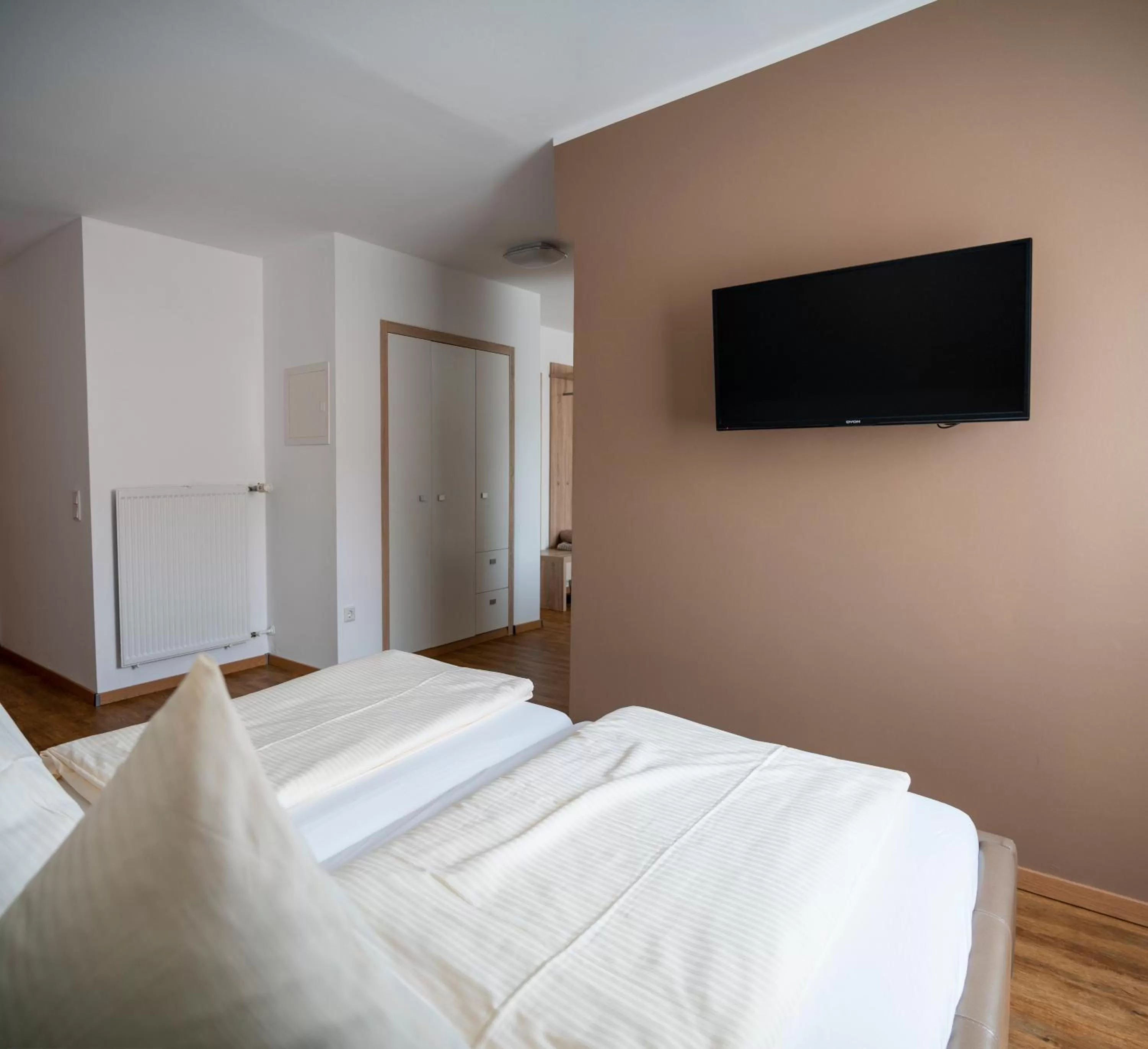 Bedroom, TV/Entertainment Center in Landgasthof Mörsbergei