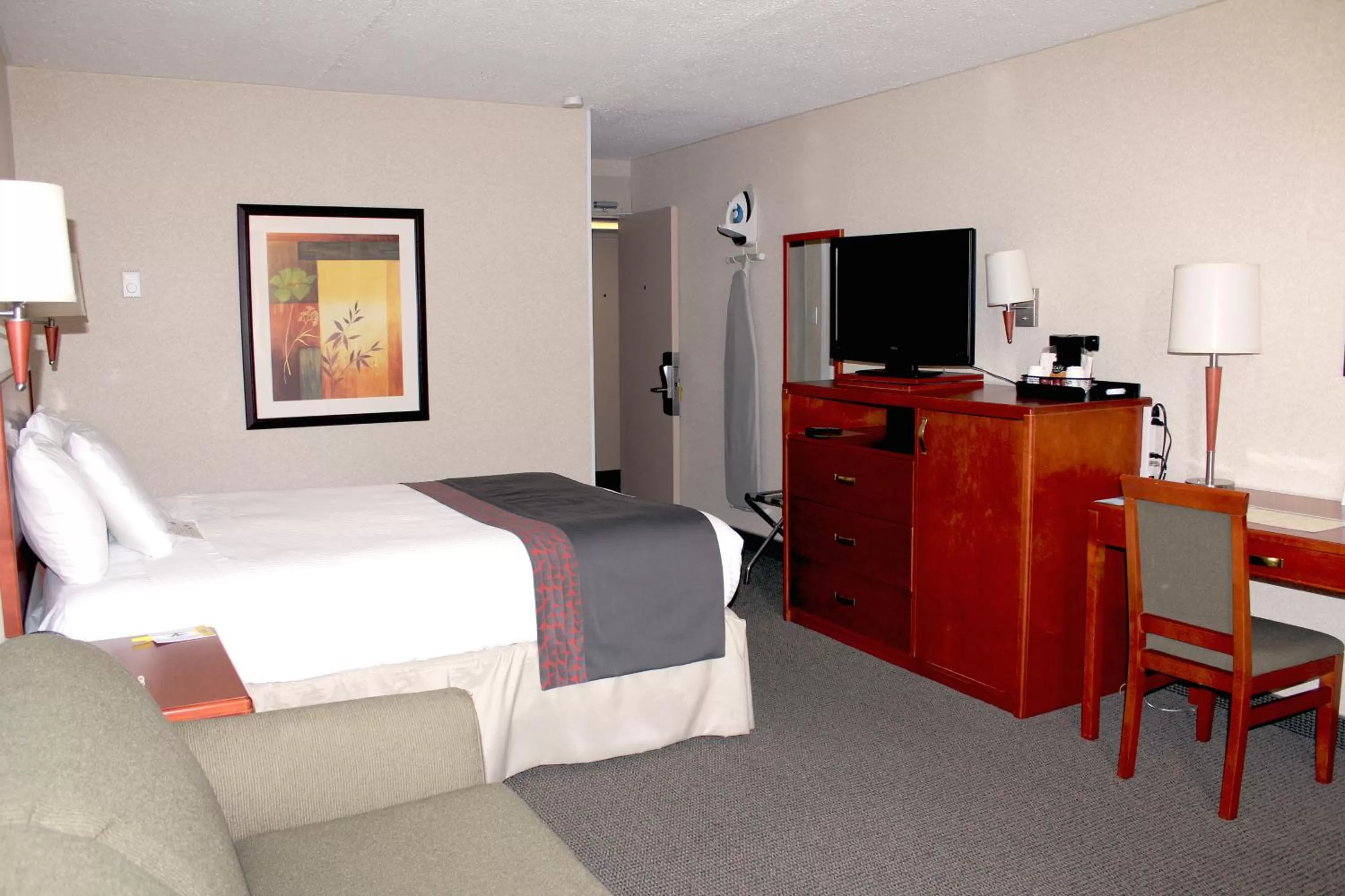 Bedroom, Bed in Days Inn by Wyndham Bridgewater Conference Center