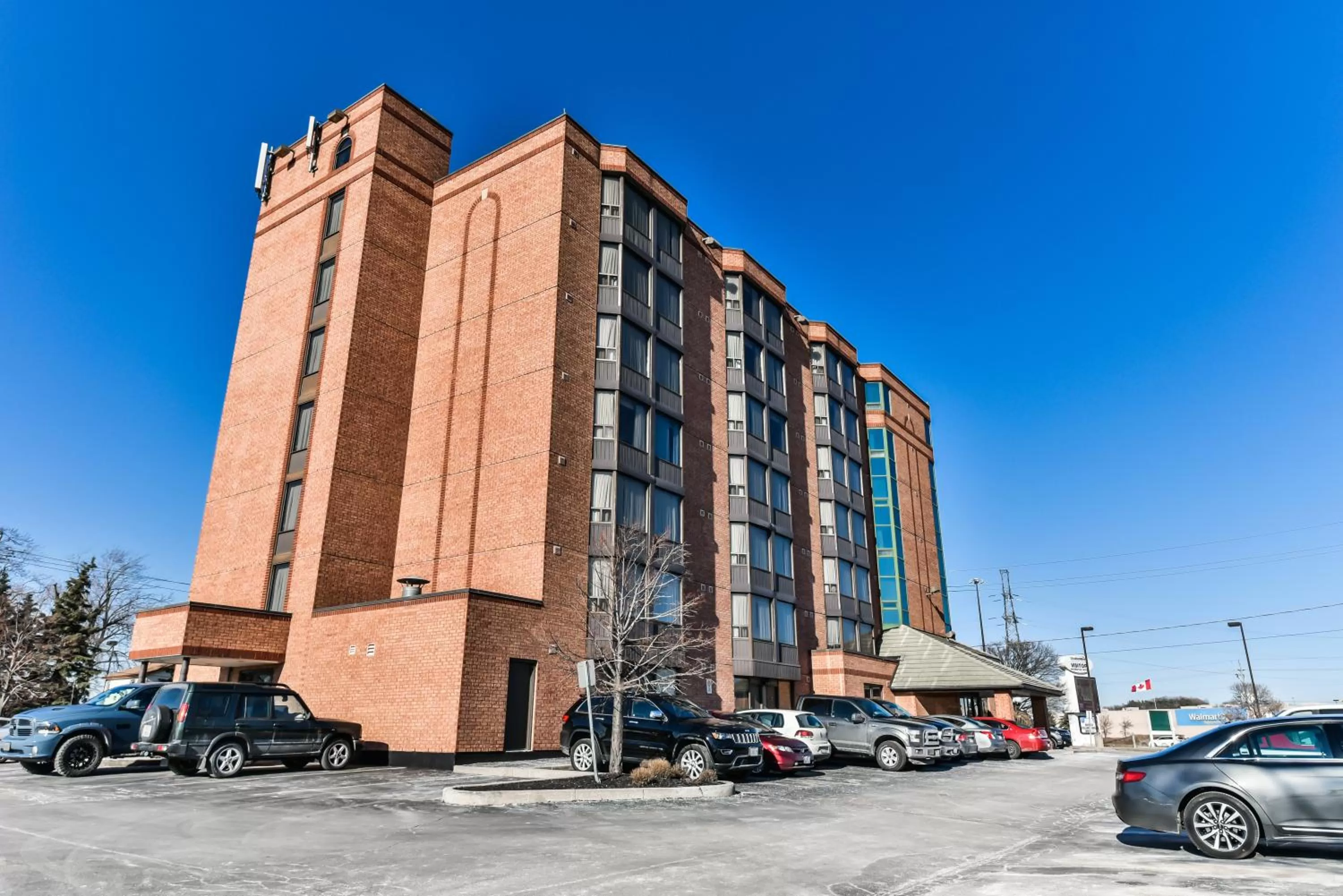 Property building in Best Western Plus Cambridge Hotel