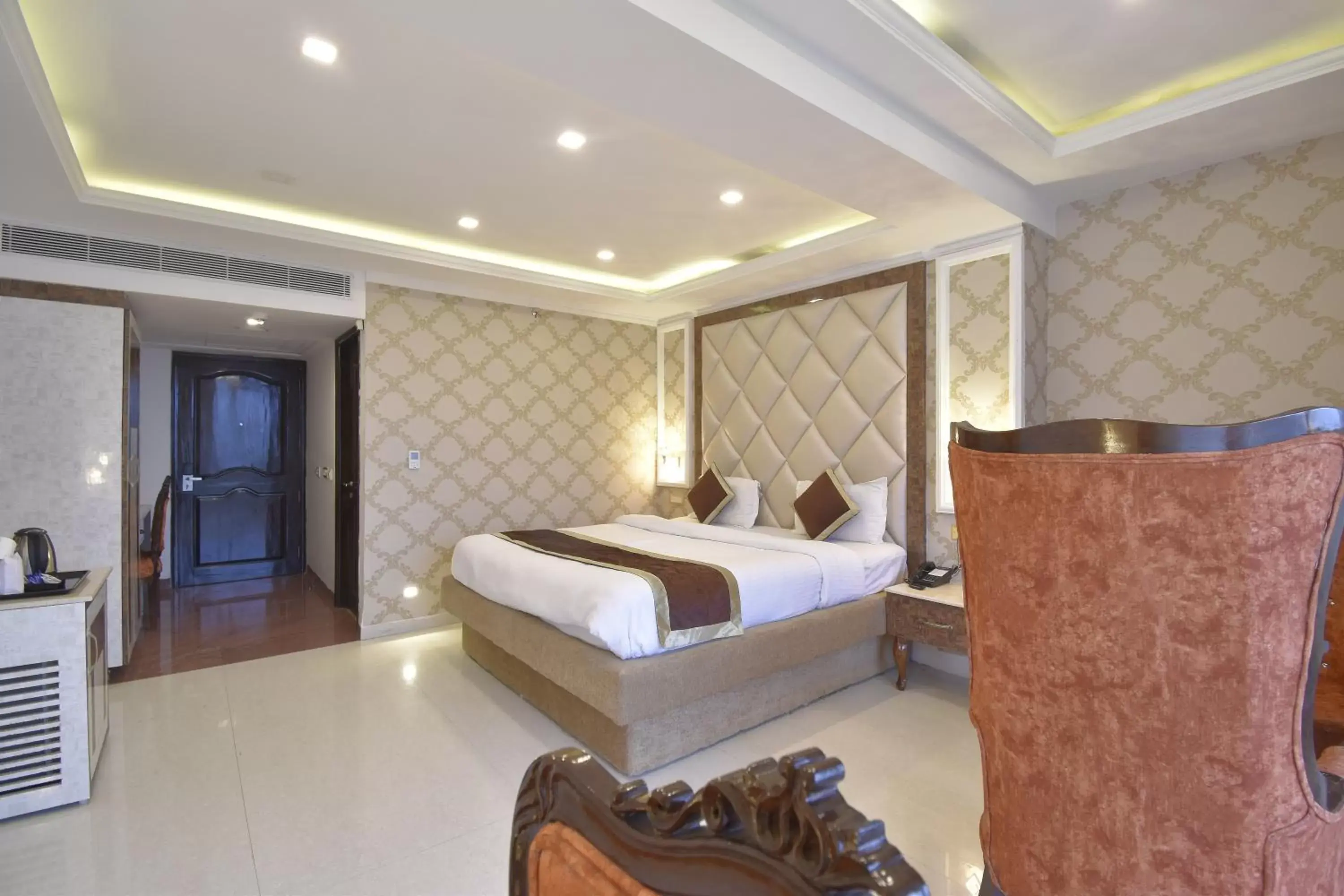 Superior King Room in The Royal Castle AC Centralized Superior King Room in The Royal Castle AC Centralized