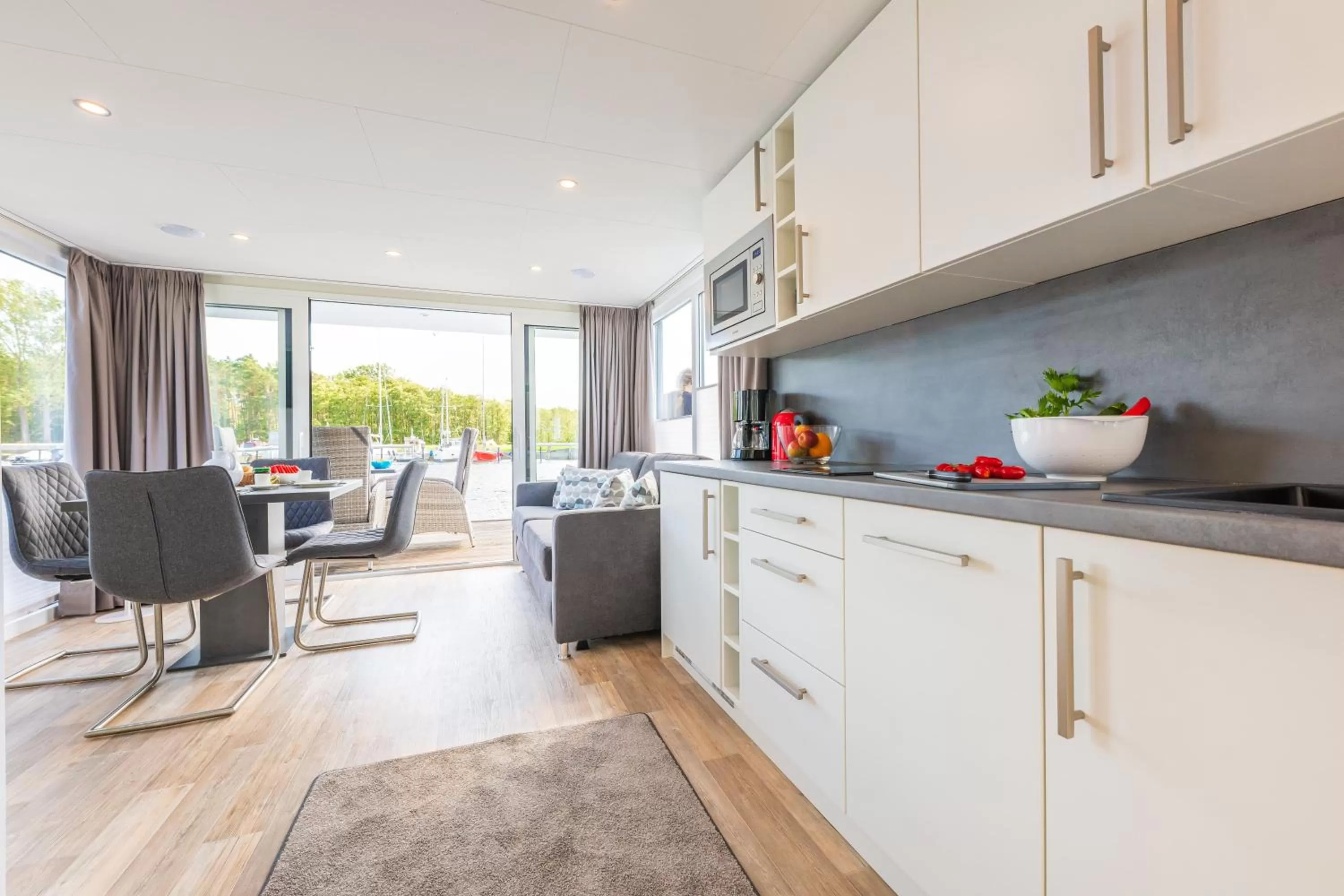 Kitchen or kitchenette in Marina Martinshafen