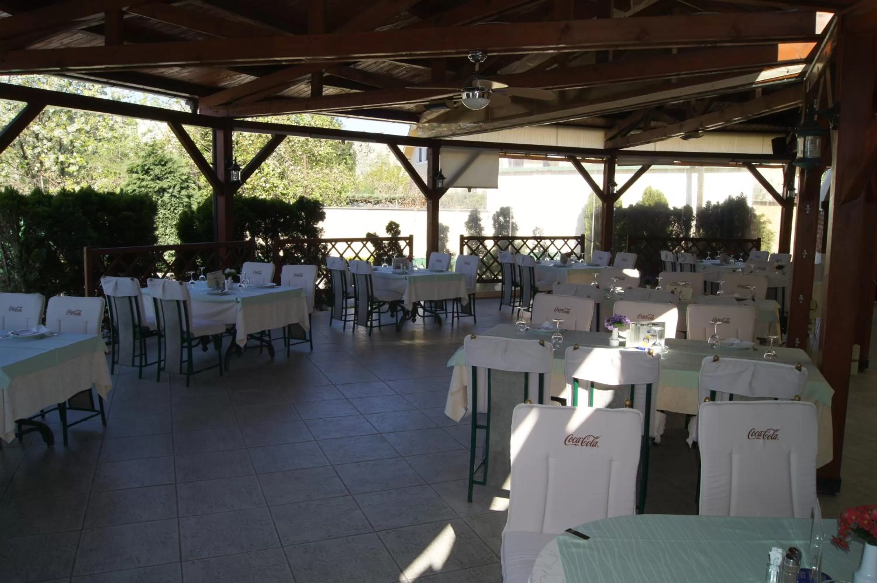 Balcony/Terrace, Restaurant/Places to Eat in B&B Garestin