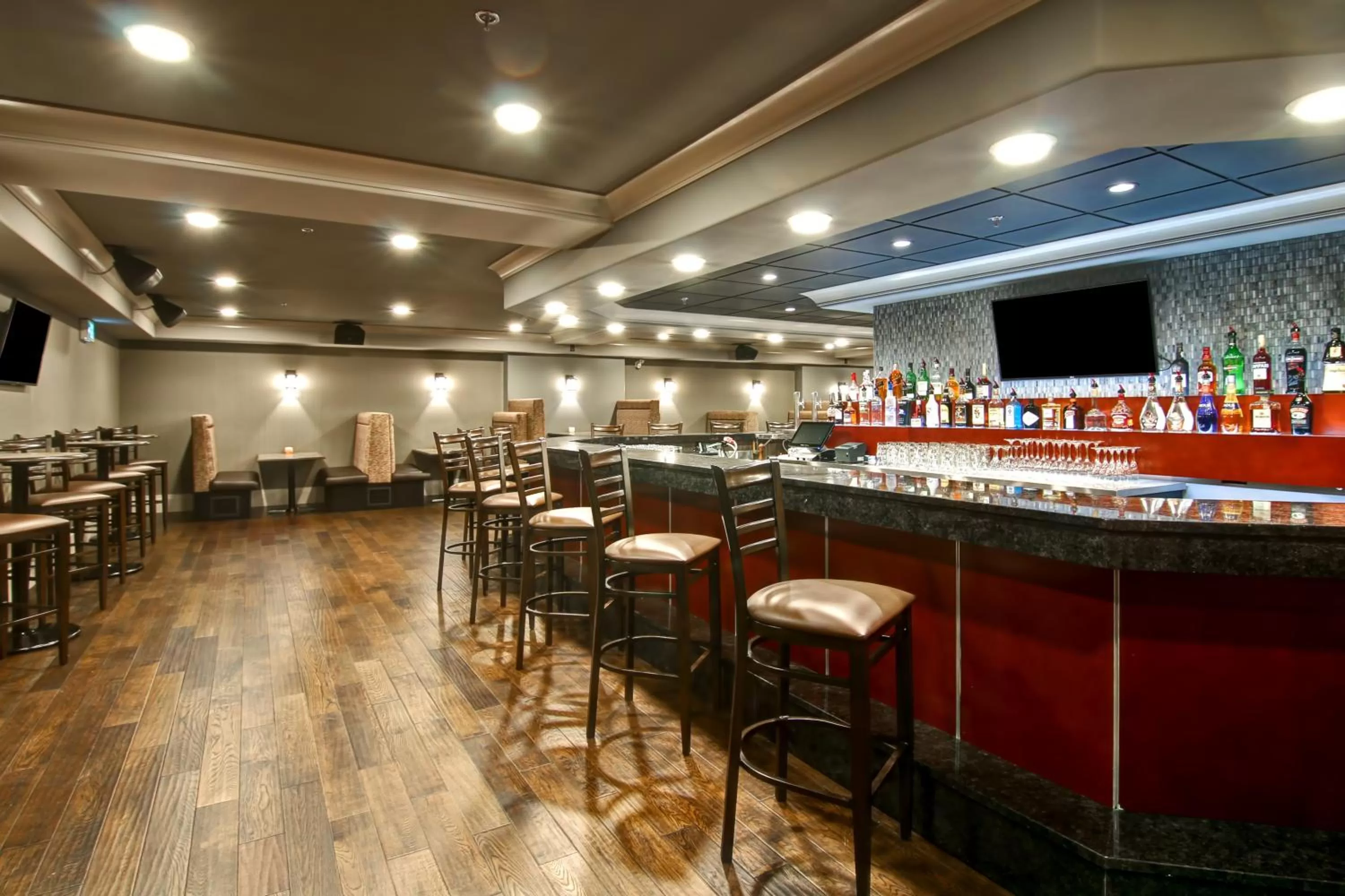 Lounge or bar in Chateau Nova Yellowknife
