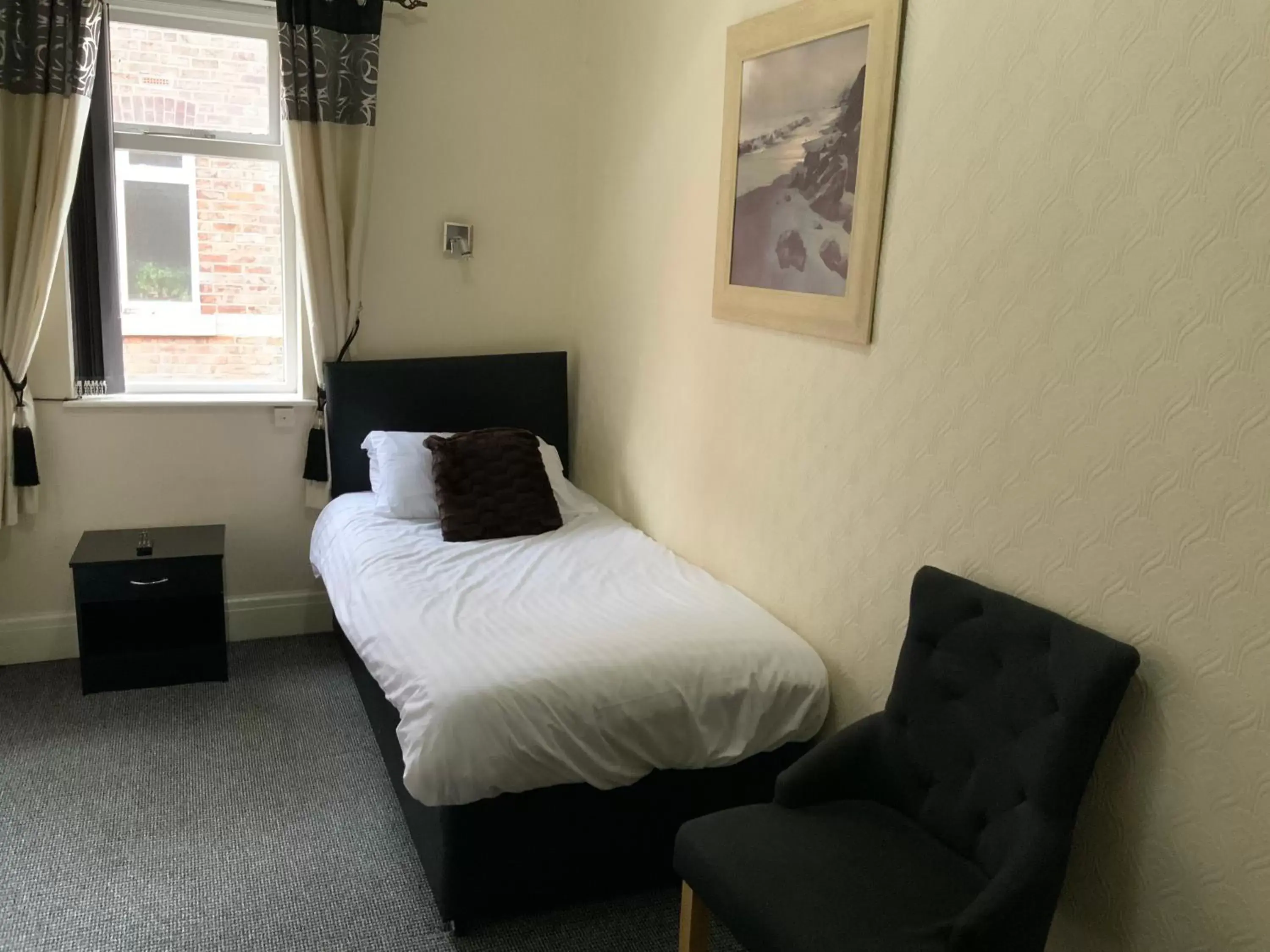 Single Room with Private Bathroom - single occupancy in The Spread Eagle Single Room with Private Bathroom - single occupancy in The Spread Eagle