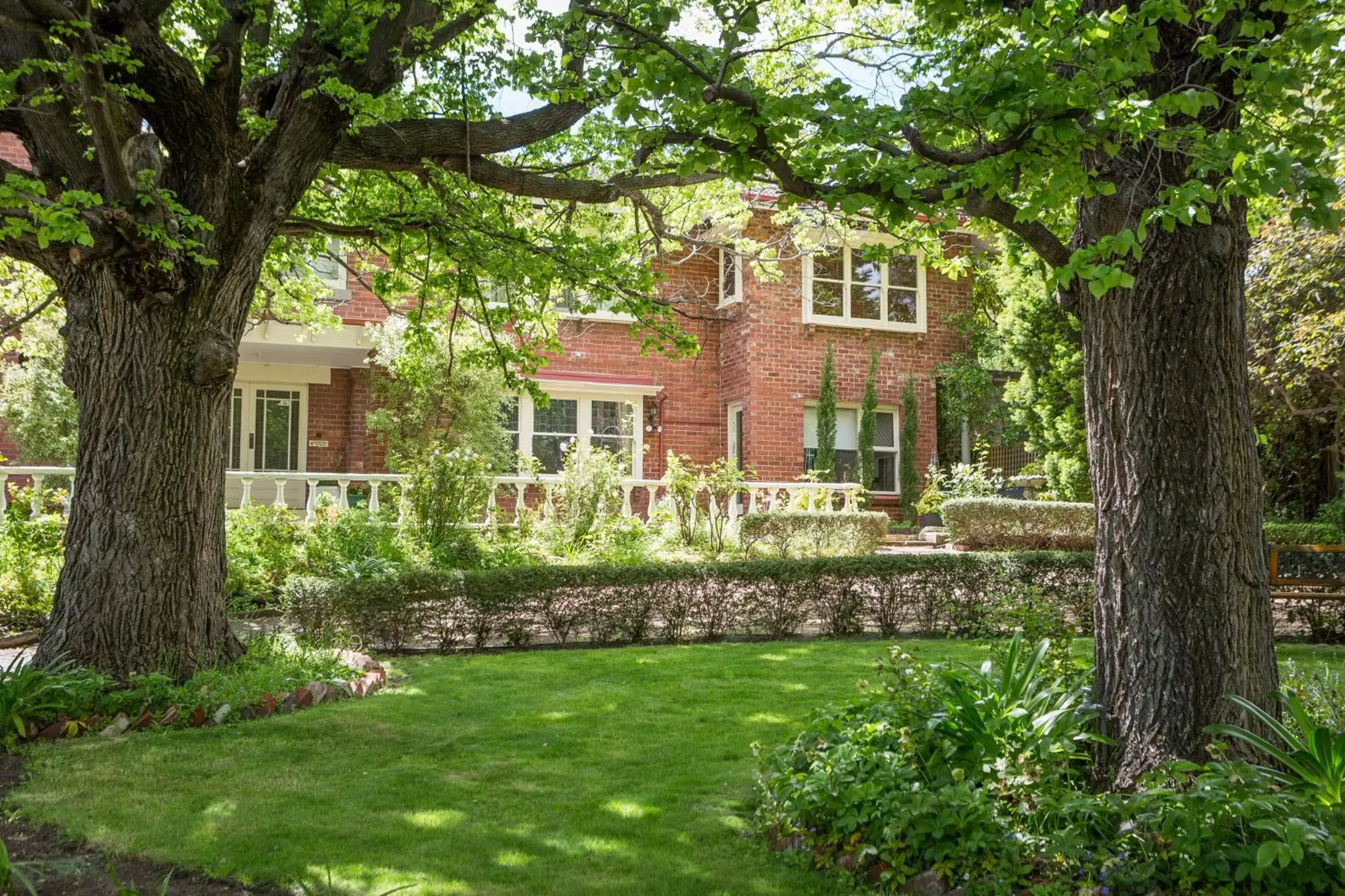 Graham Apartments Graham Apartments