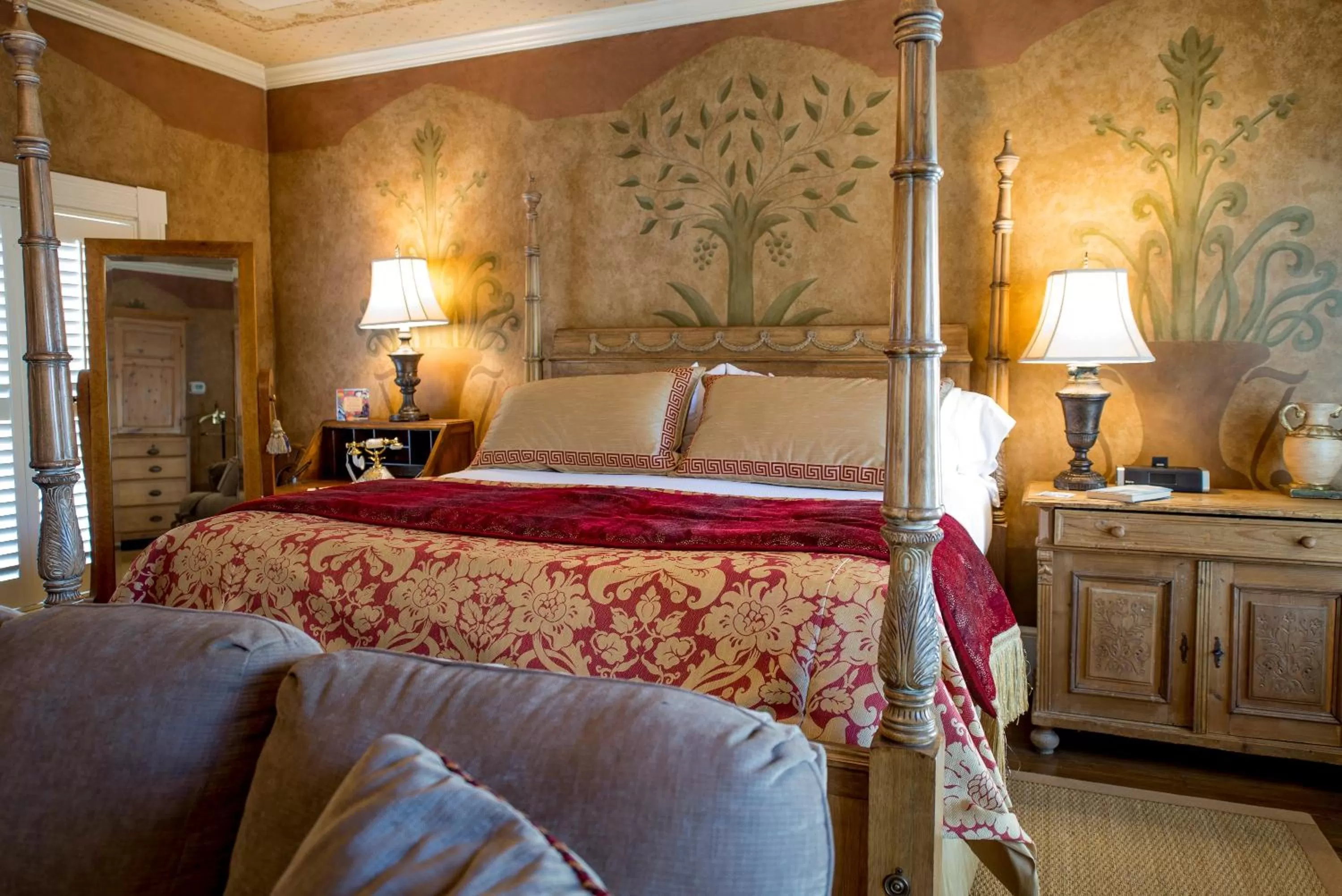 Bed in Ballastone Inn