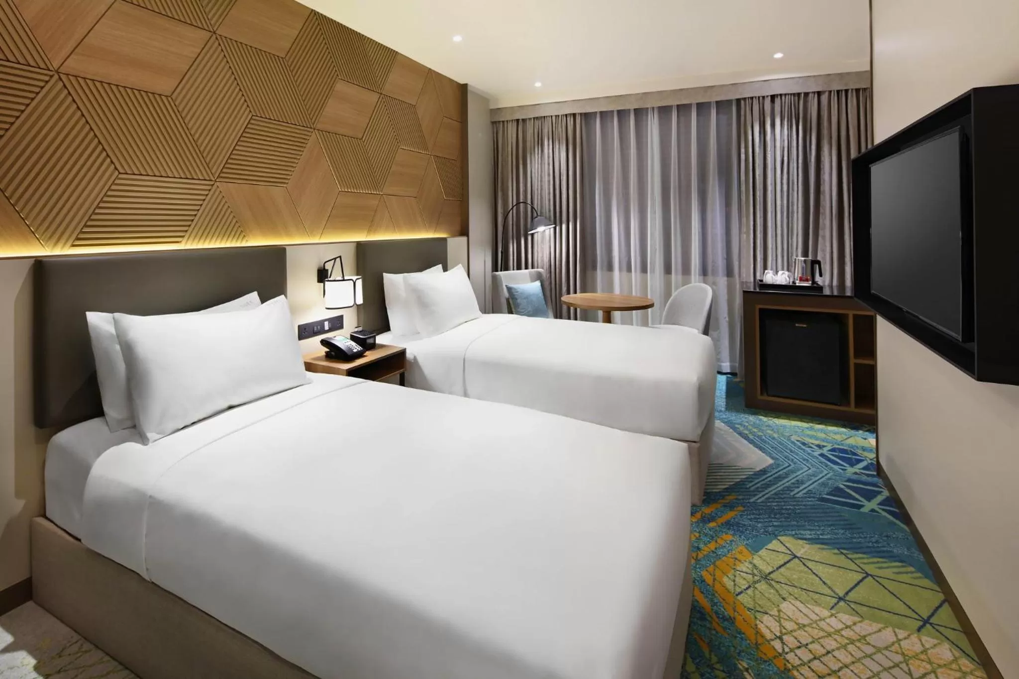 Photo of the whole room, Bed in Holiday Inn Cebu City by IHG