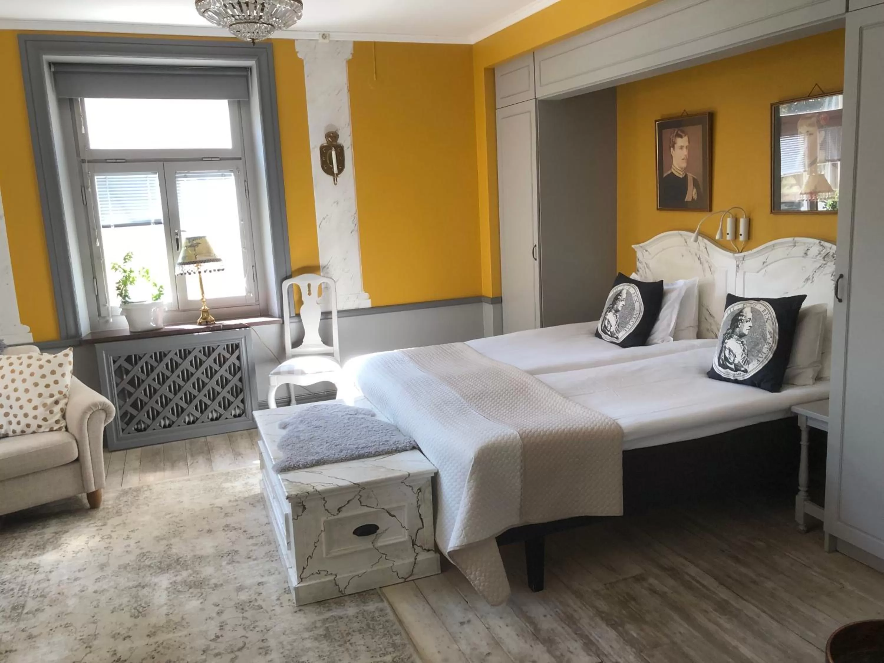 Photo of the whole room, Bed in Strand Hotel