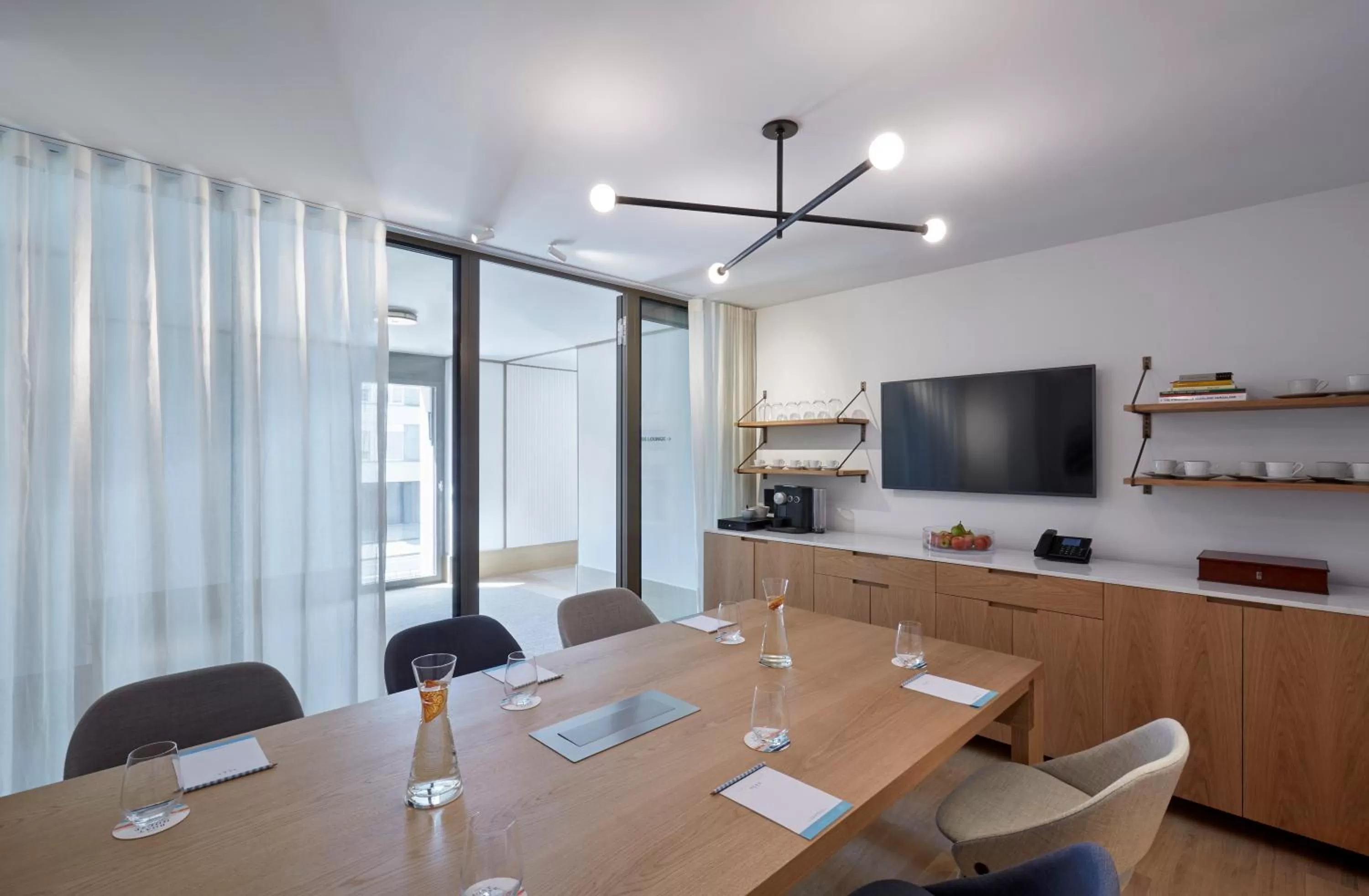 Business facilities in Alex Lake Zürich