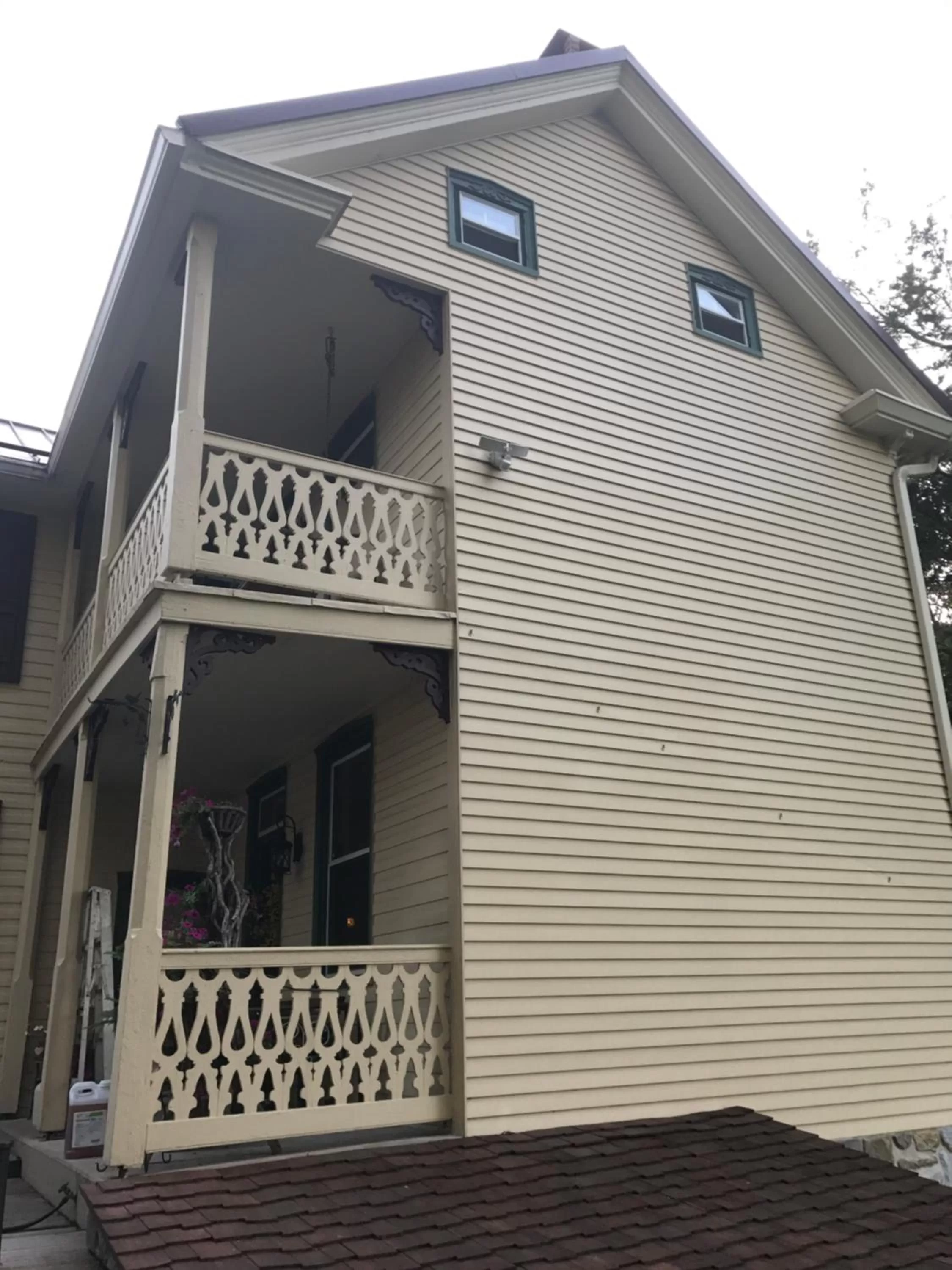 Property building in Carriage Stop Bed & Breakfast