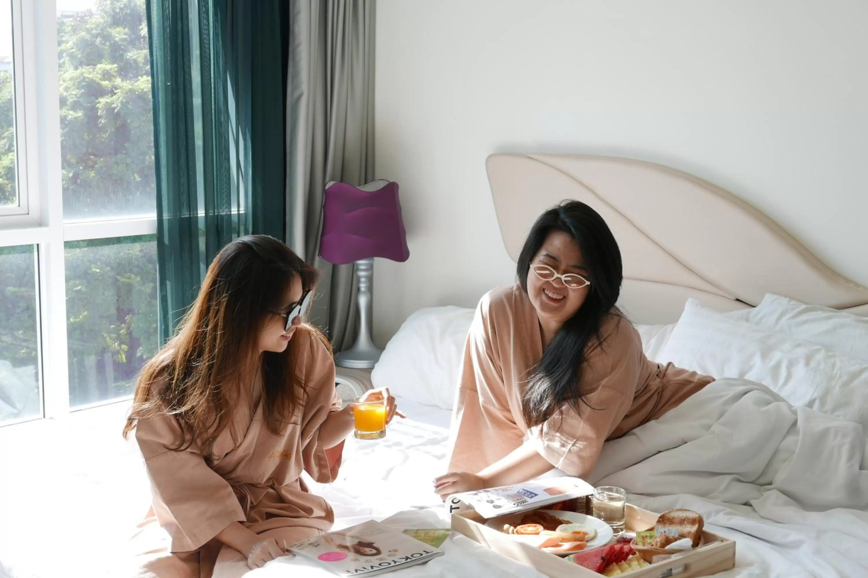 Breakfast, Bed in Le Tada Parkview Hotel