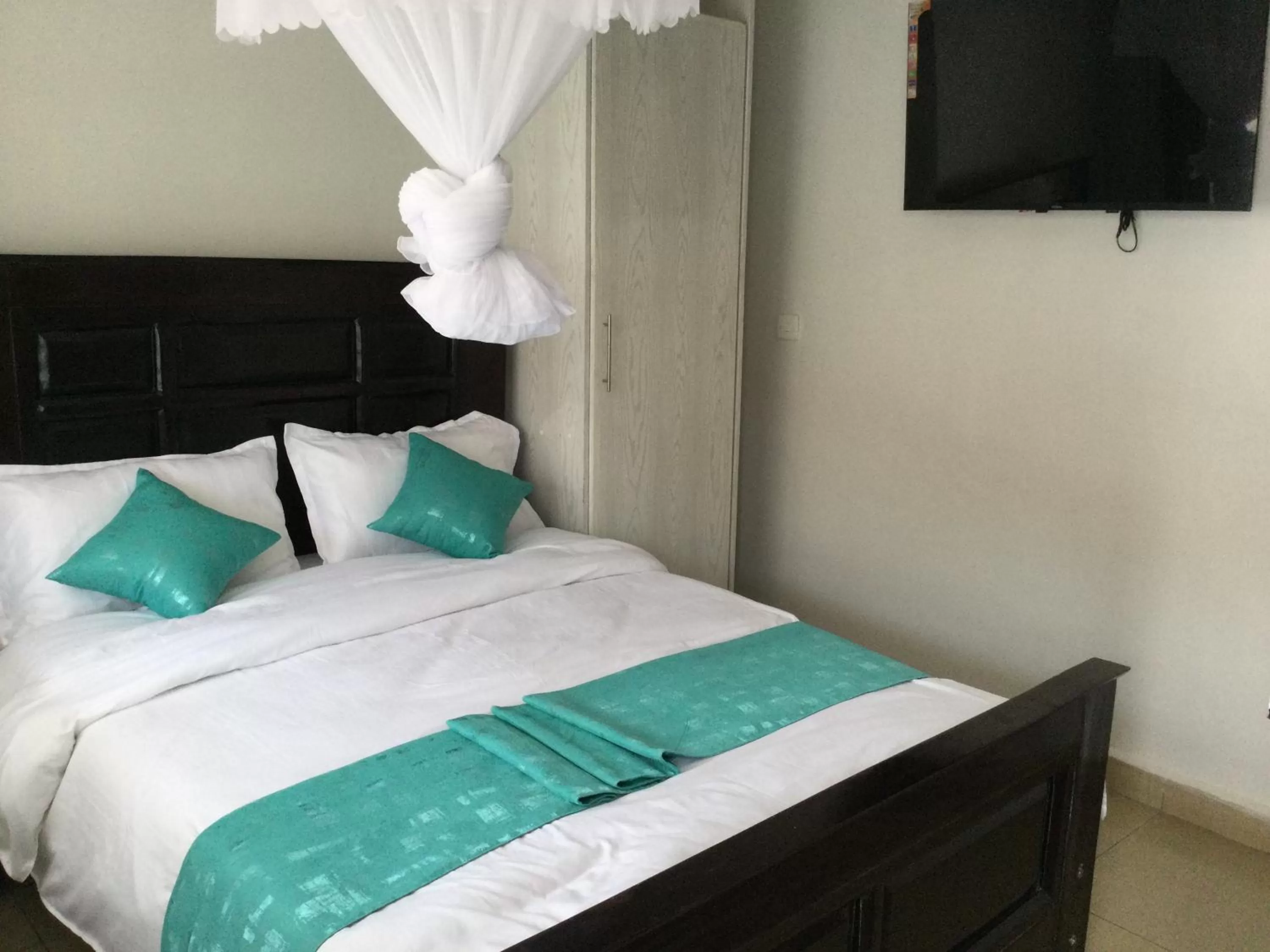 Bed in Milimani Comfort