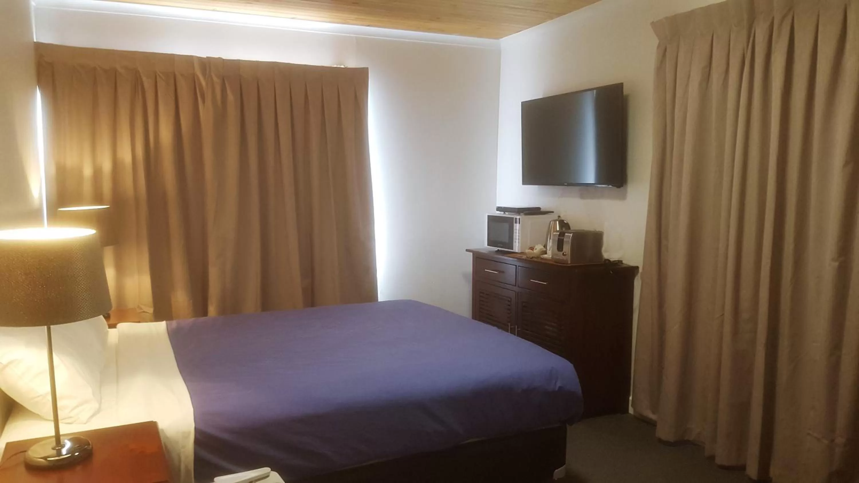 Bedroom in Clunes Motel