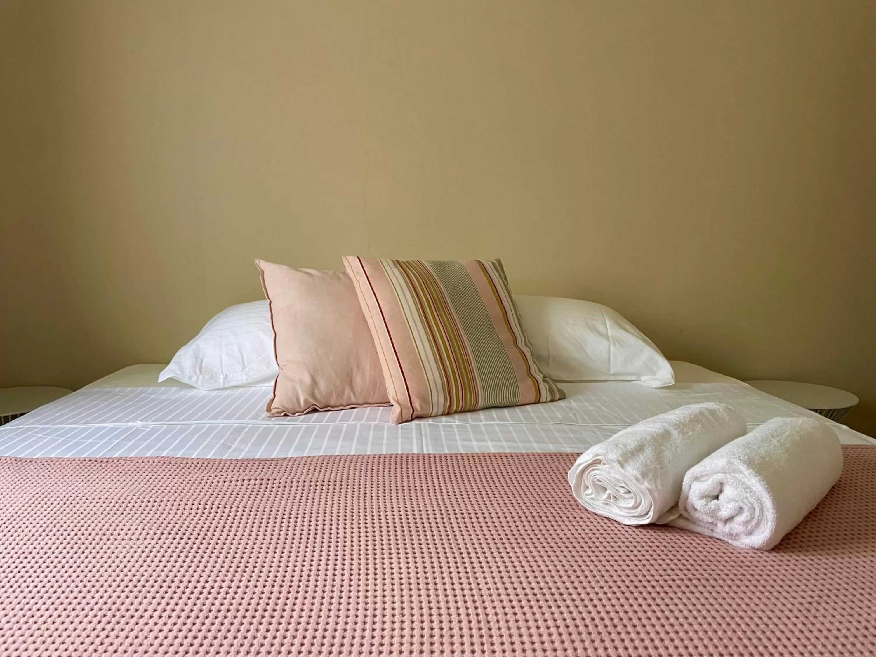 Bedroom, Bed in Montana Eco Resort