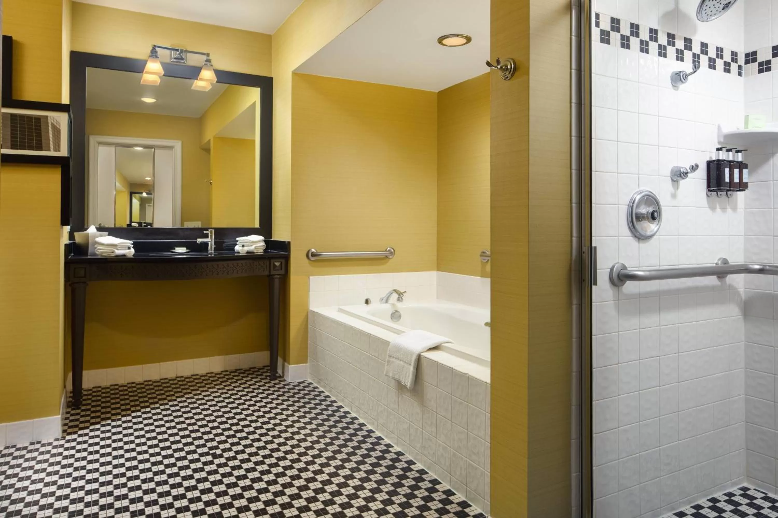 Bathroom in Hotel Chicago Downtown, Autograph Collection