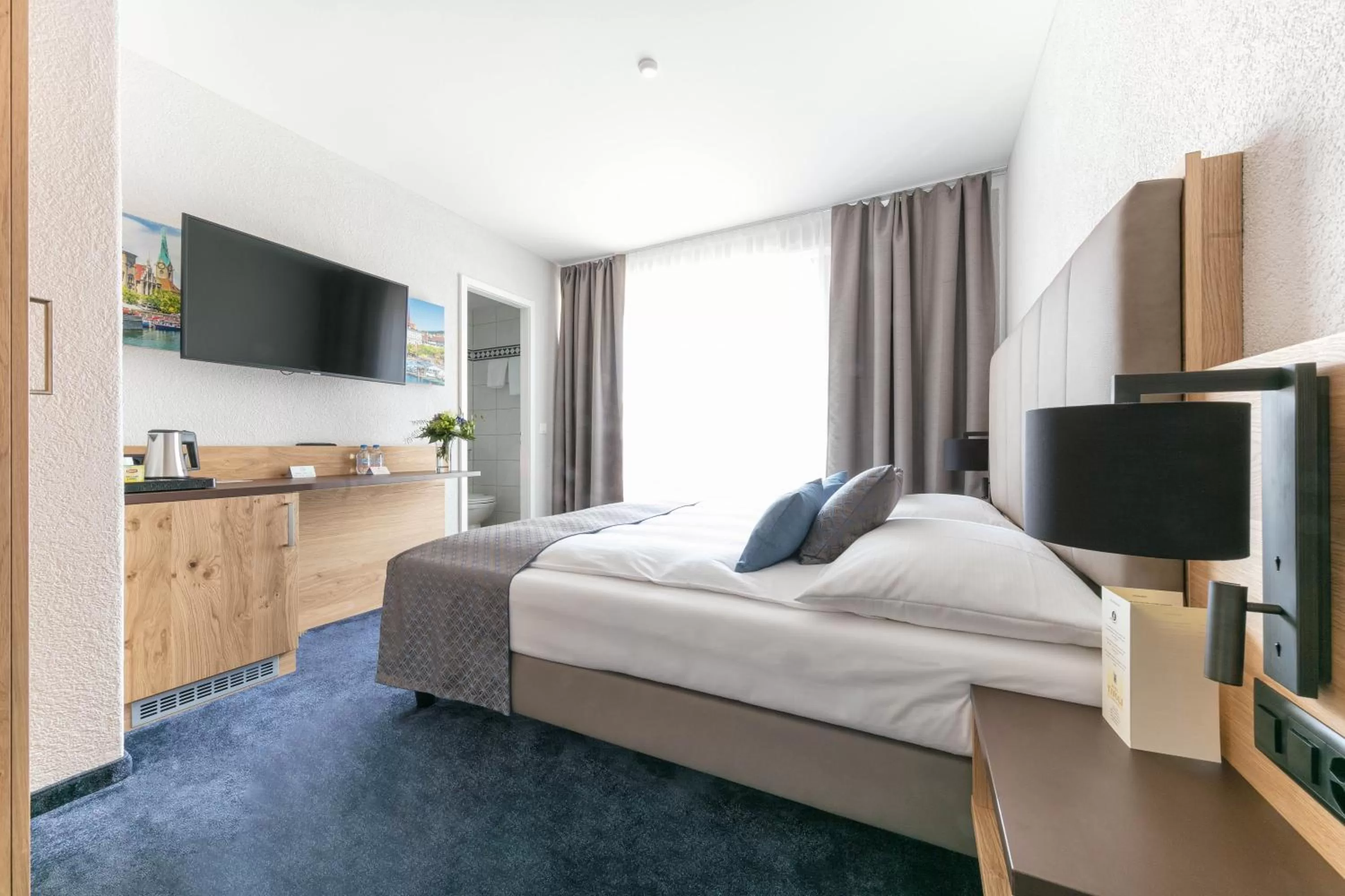 Photo of the whole room, Bed in Hotel Tivoli