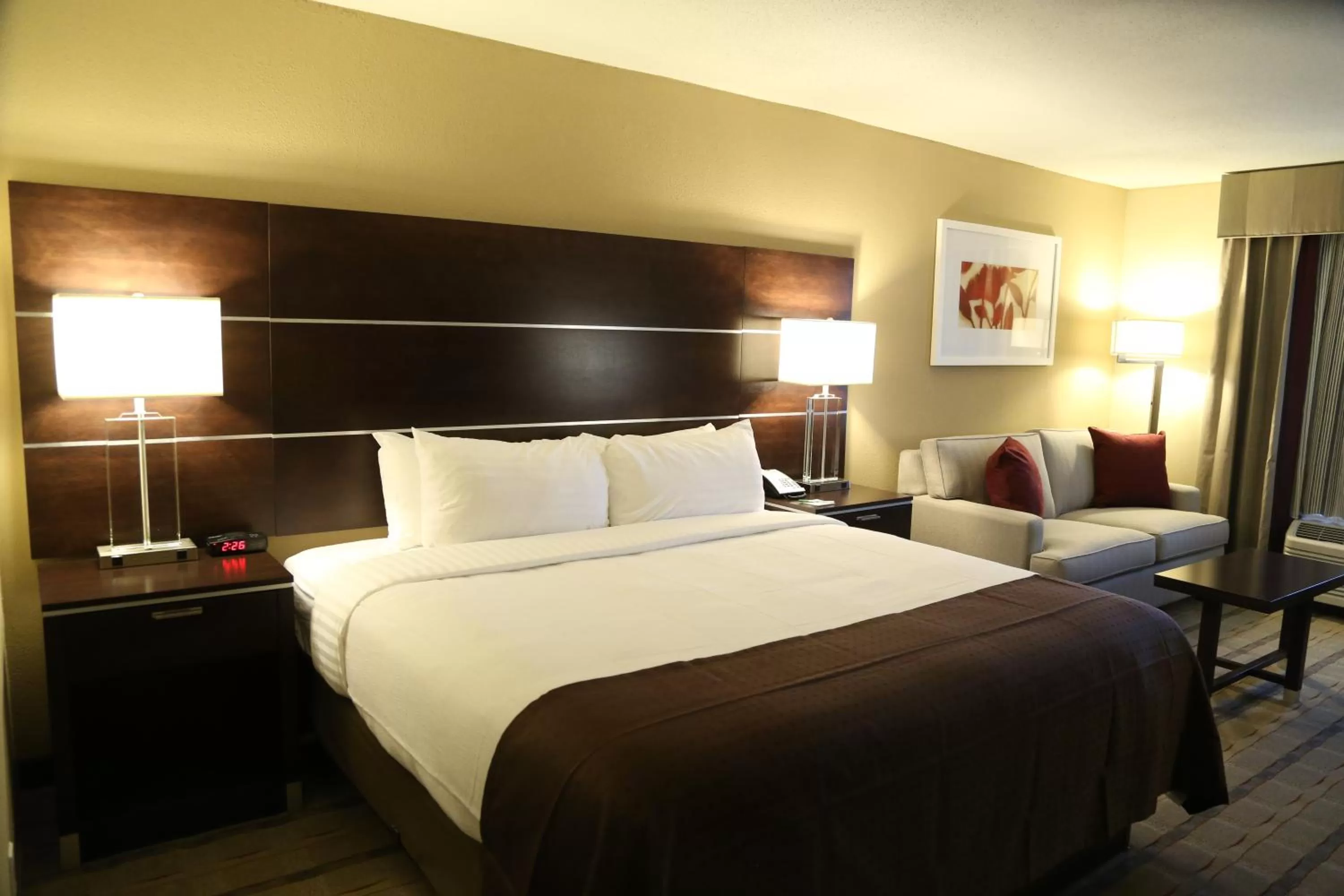 Photo of the whole room, Bed in Holiday Inn Charlotte Airport by IHG