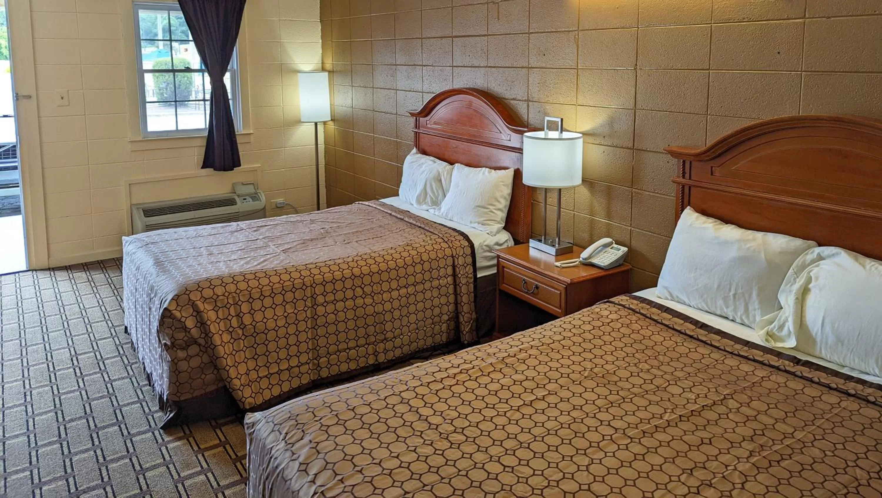 Photo of the whole room, Bed in M Star Hotel Cleveland