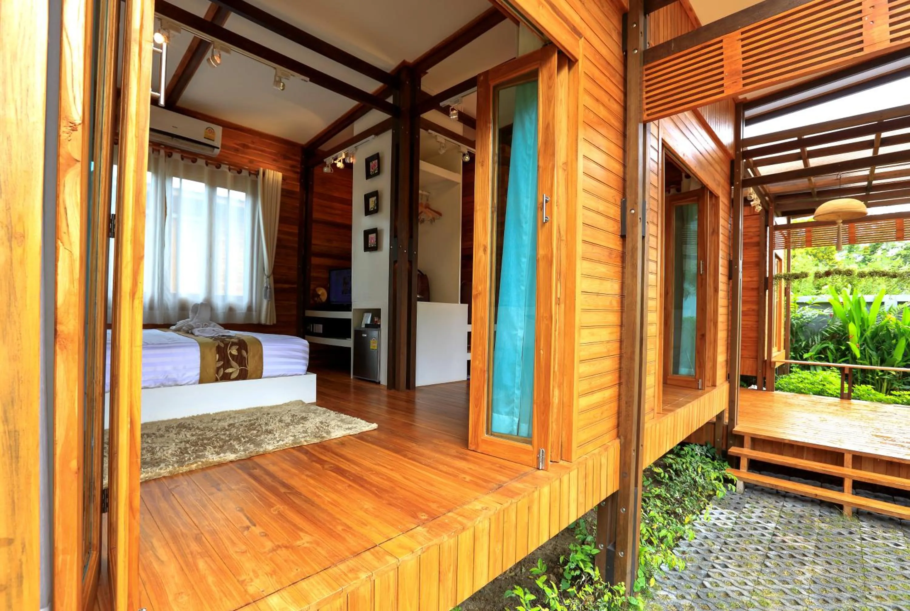 Photo of the whole room, Bed in Viangviman Luxury Resort, Krabi