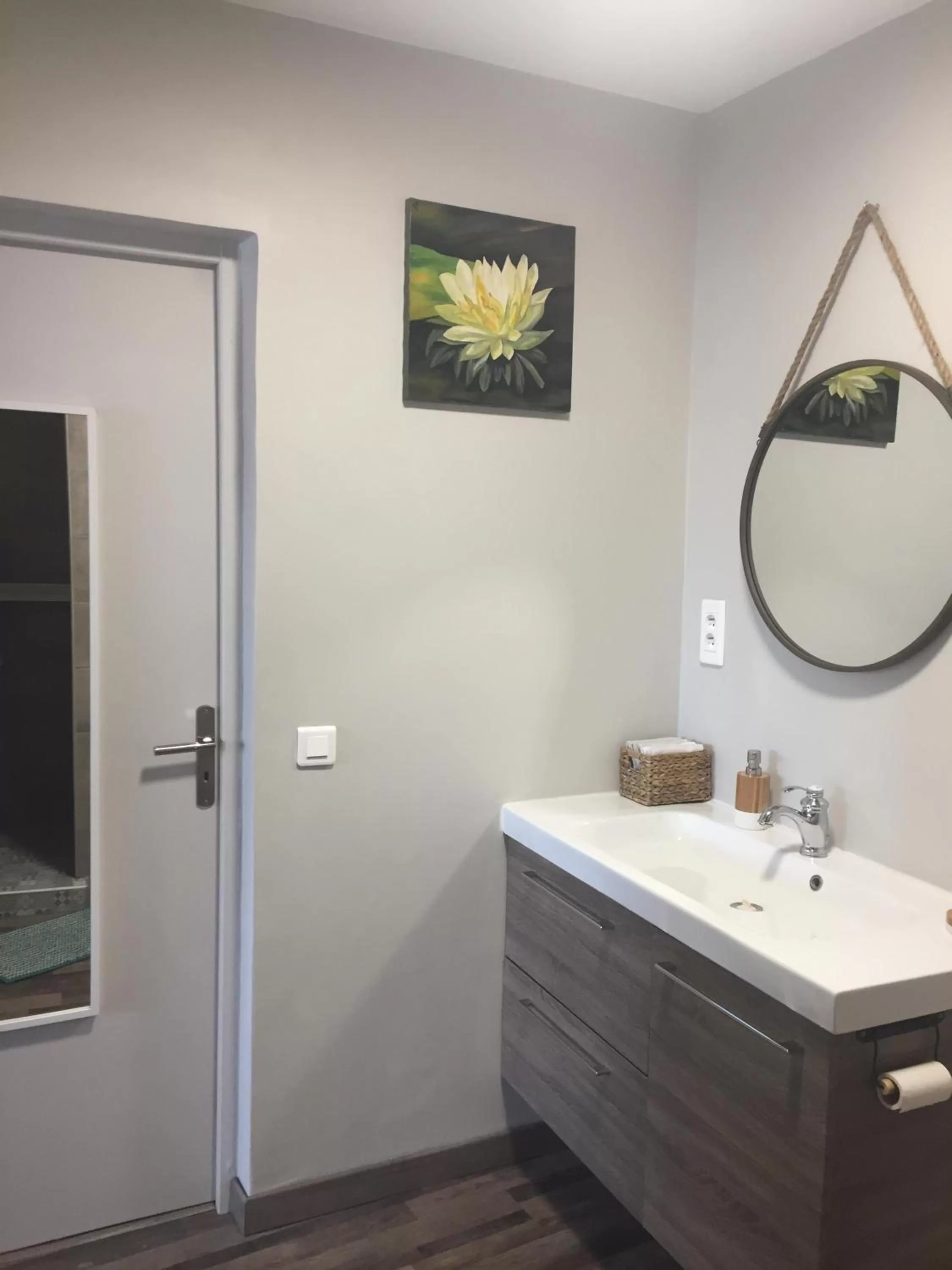 Bathroom in 1 Chambre, 1 P'tit dèj', 1 Sourire