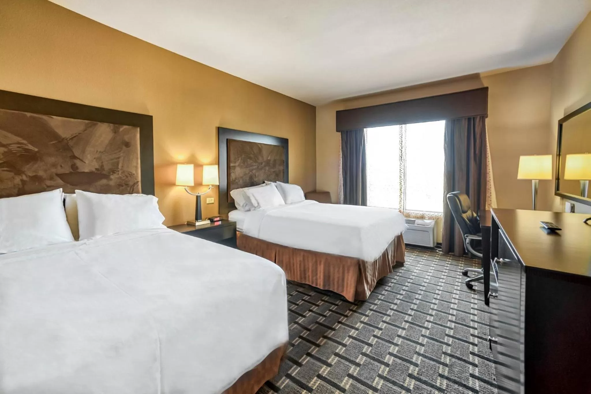 Photo of the whole room, Bed in Holiday Inn Express and Suites Beeville by IHG