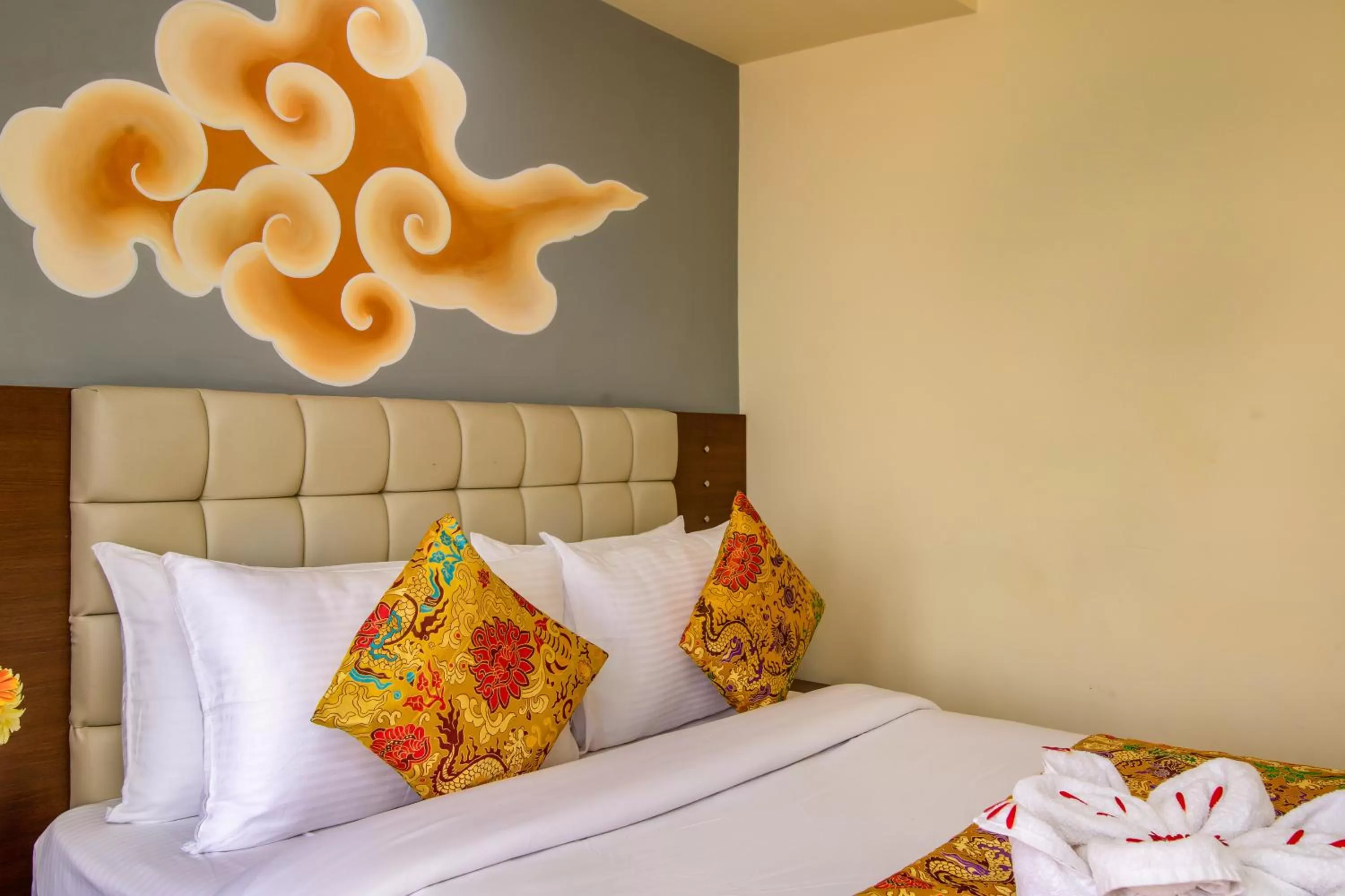 Bedroom, Bed in Muscatel Grand Silkroute - 300 Mts from MG Marg