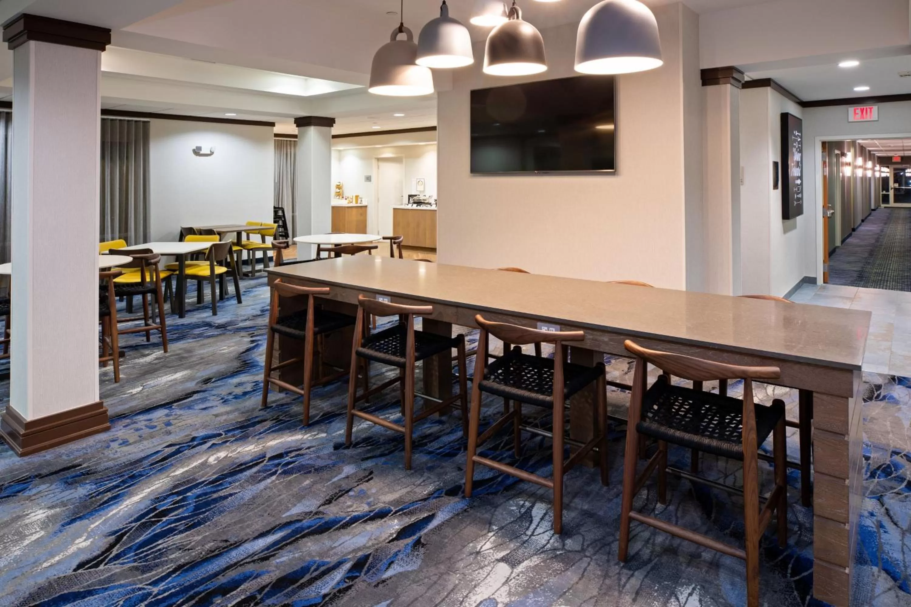 Breakfast in Fairfield Inn & Suites by Marriott Elizabethtown