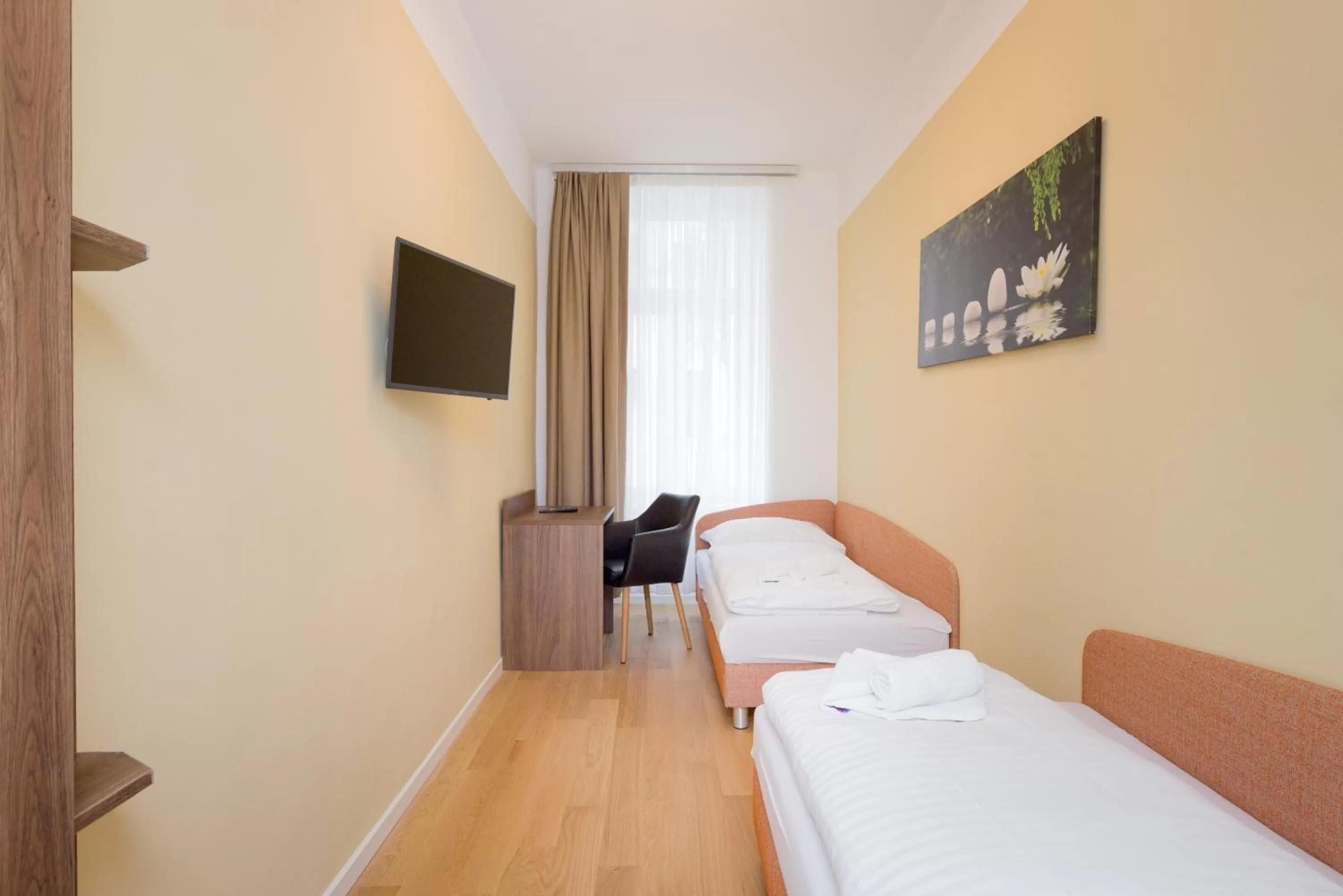 Bed in Vienna Stay Apartments or Rooms 1050