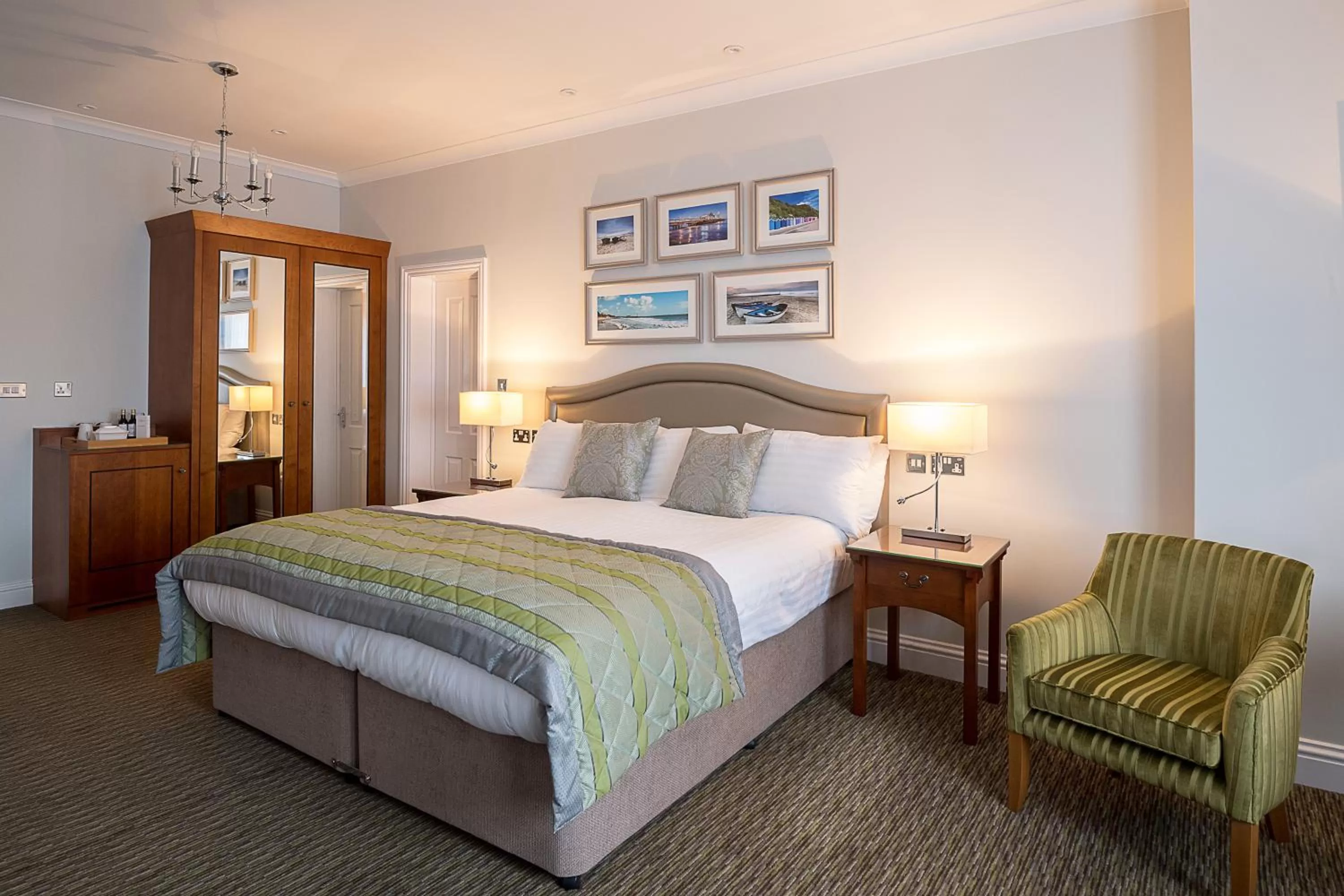 Property building in Norfolk Royale Hotel