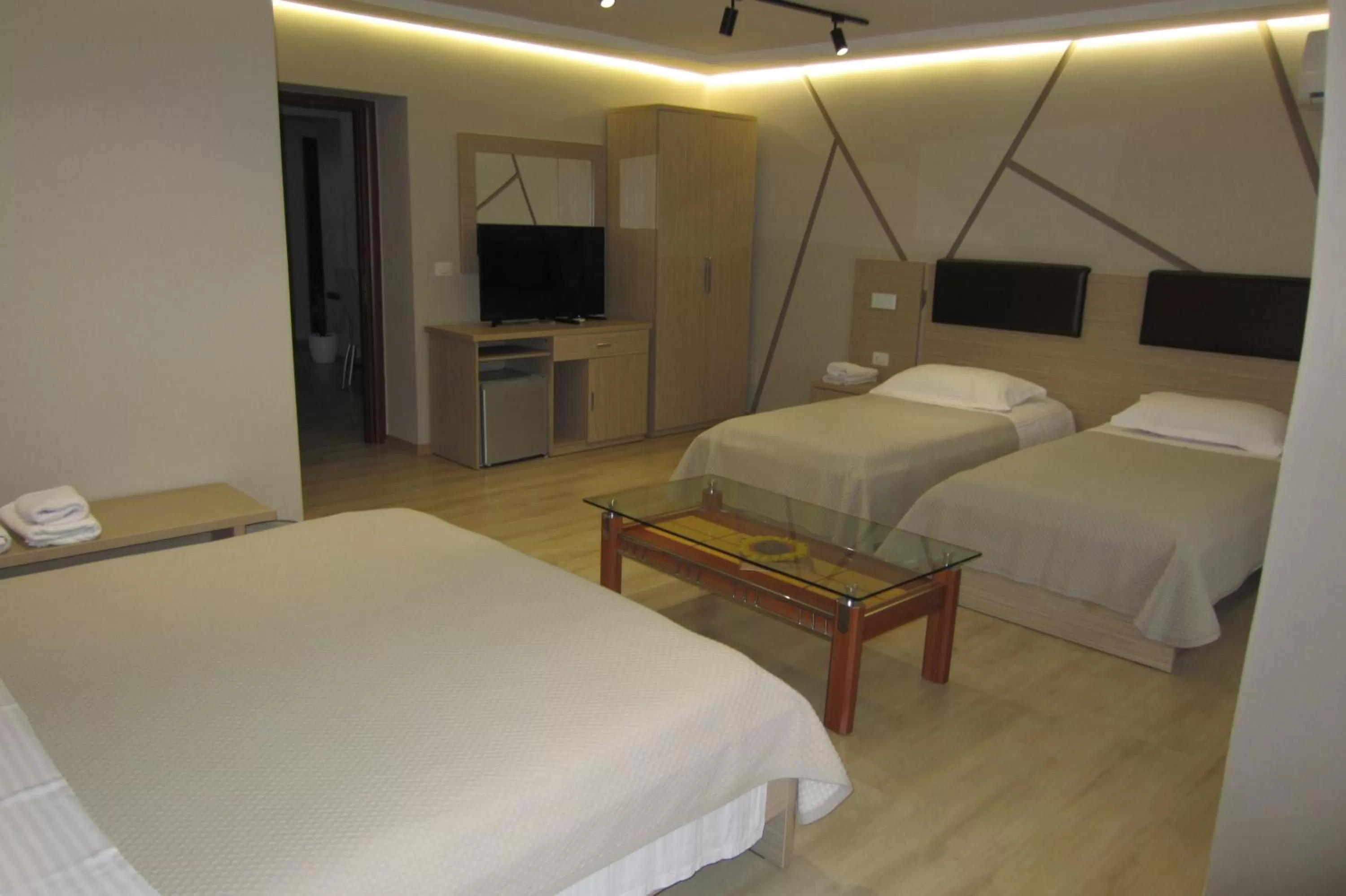 Bedroom, Bed in Freddy's Hotel