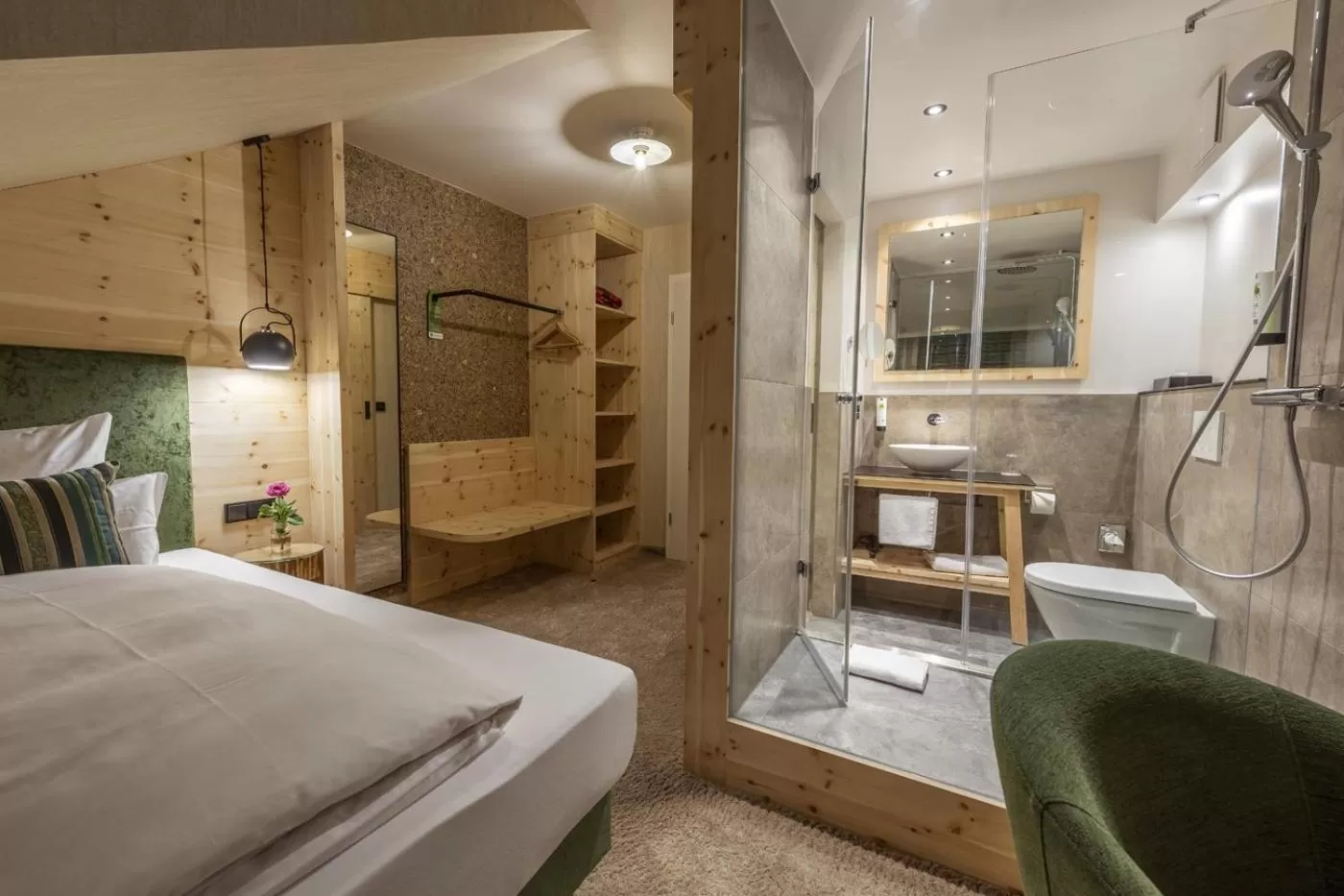 Bathroom in Hotel Schäfflerwirt