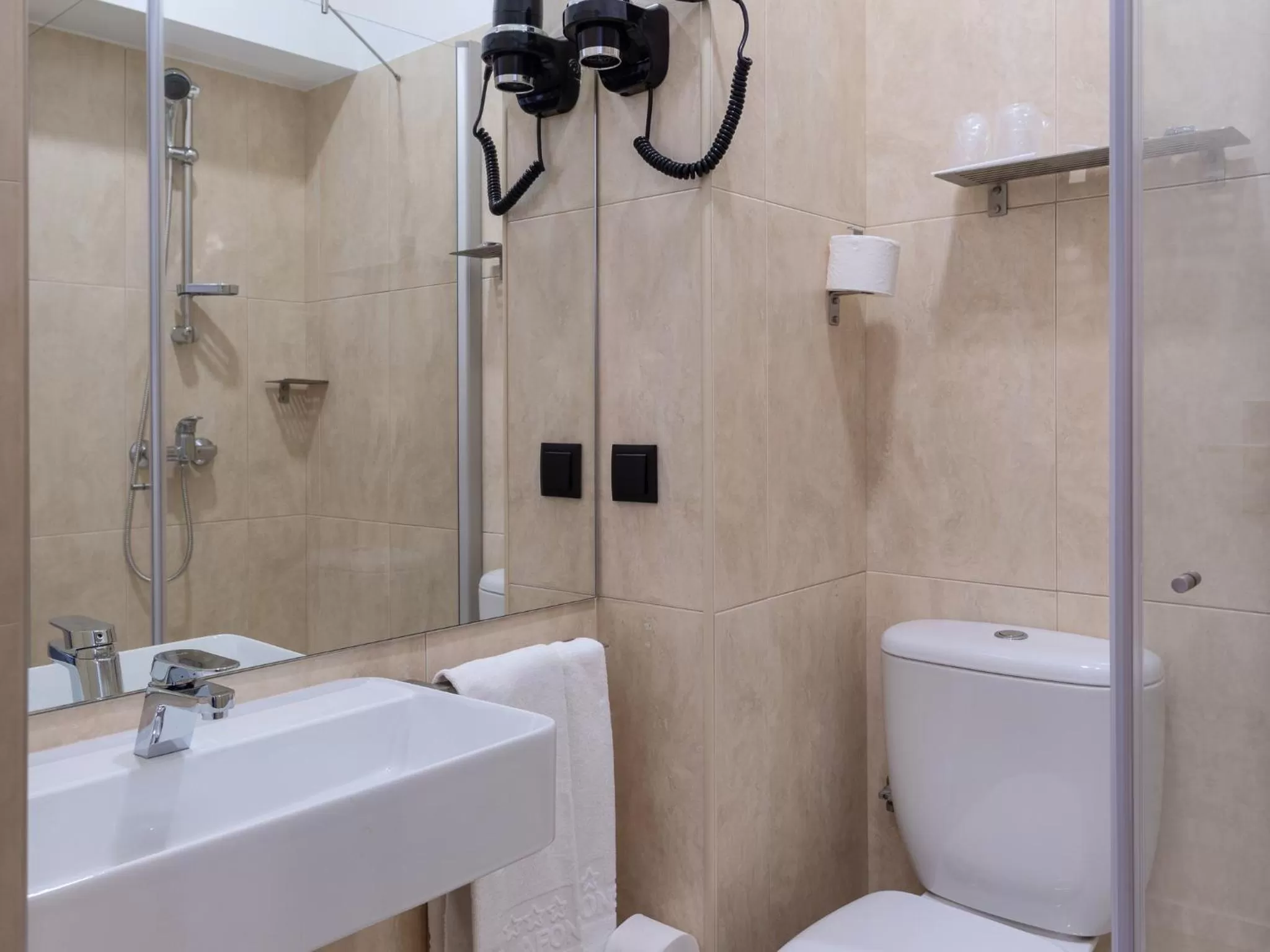 Bathroom in Hotel Afonso V & SPA