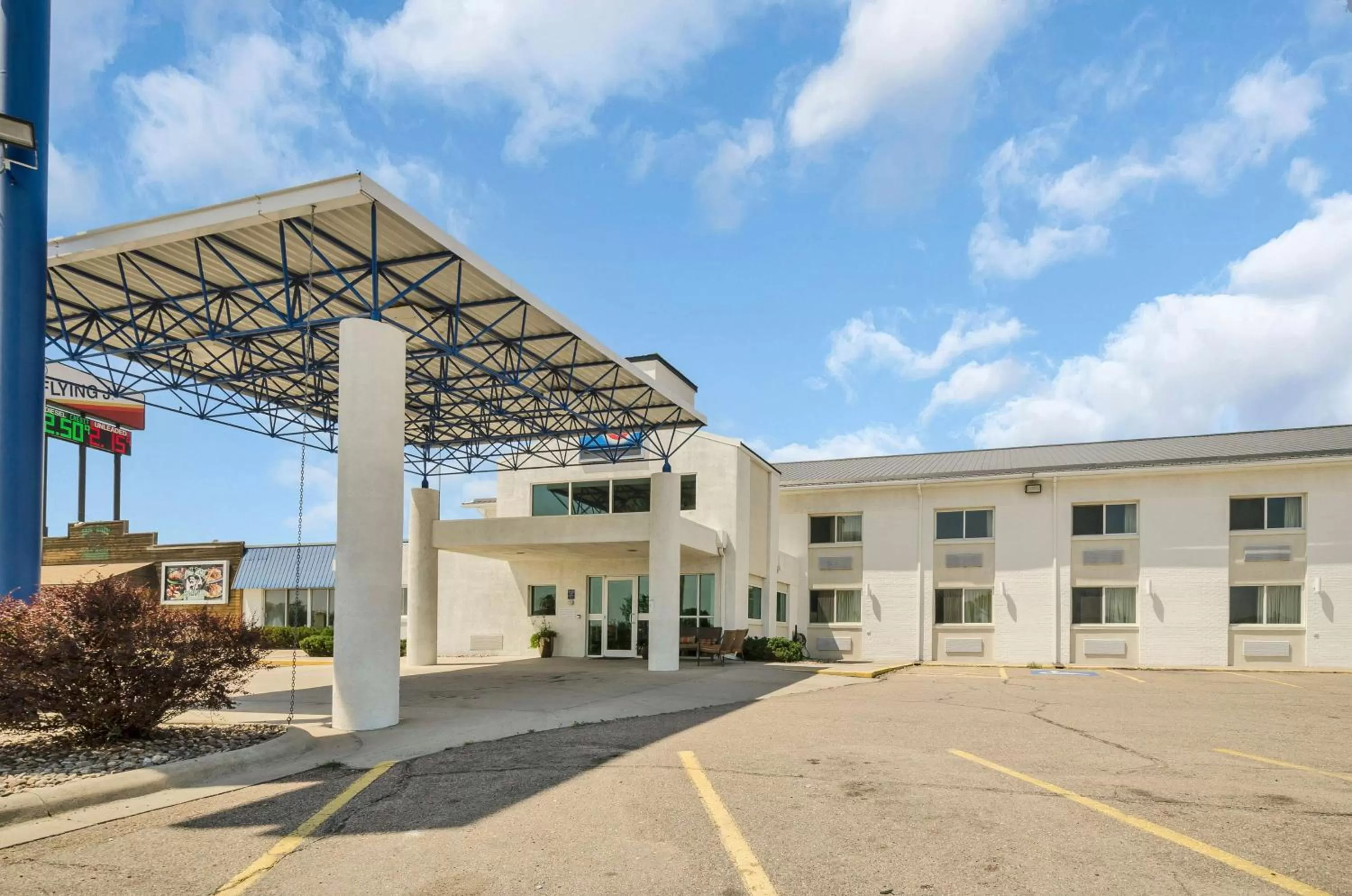 Property building in Motel 6-Big Springs, NE