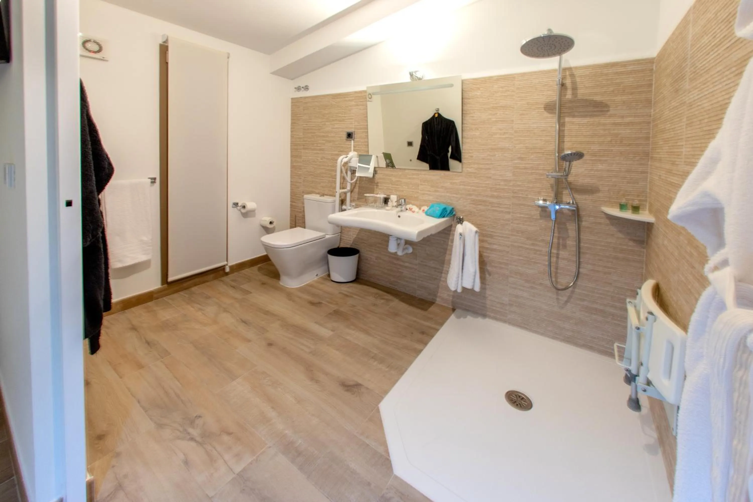 Bathroom in Artmonia