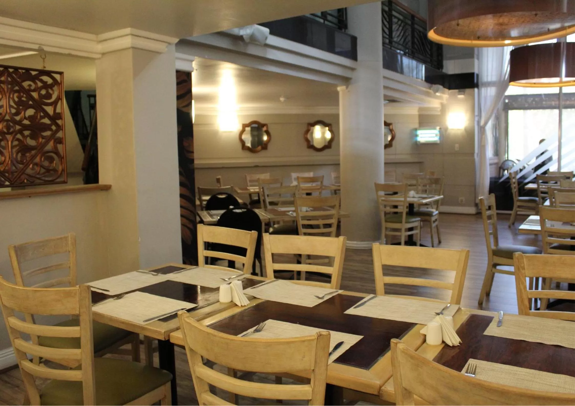 Restaurant/places to eat in The Riverside Hotel