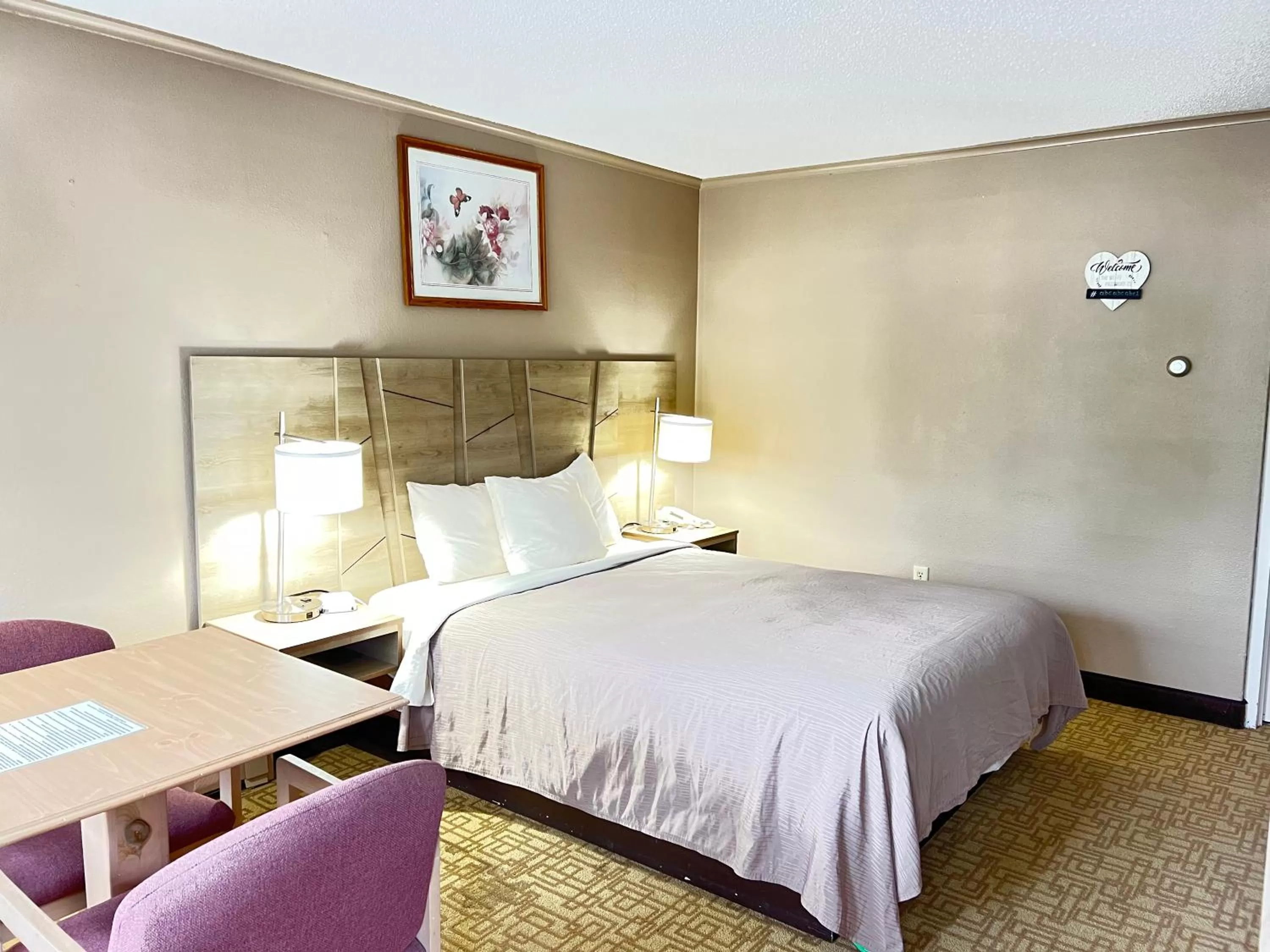 Bed in Viking Arms Inn - Ludington