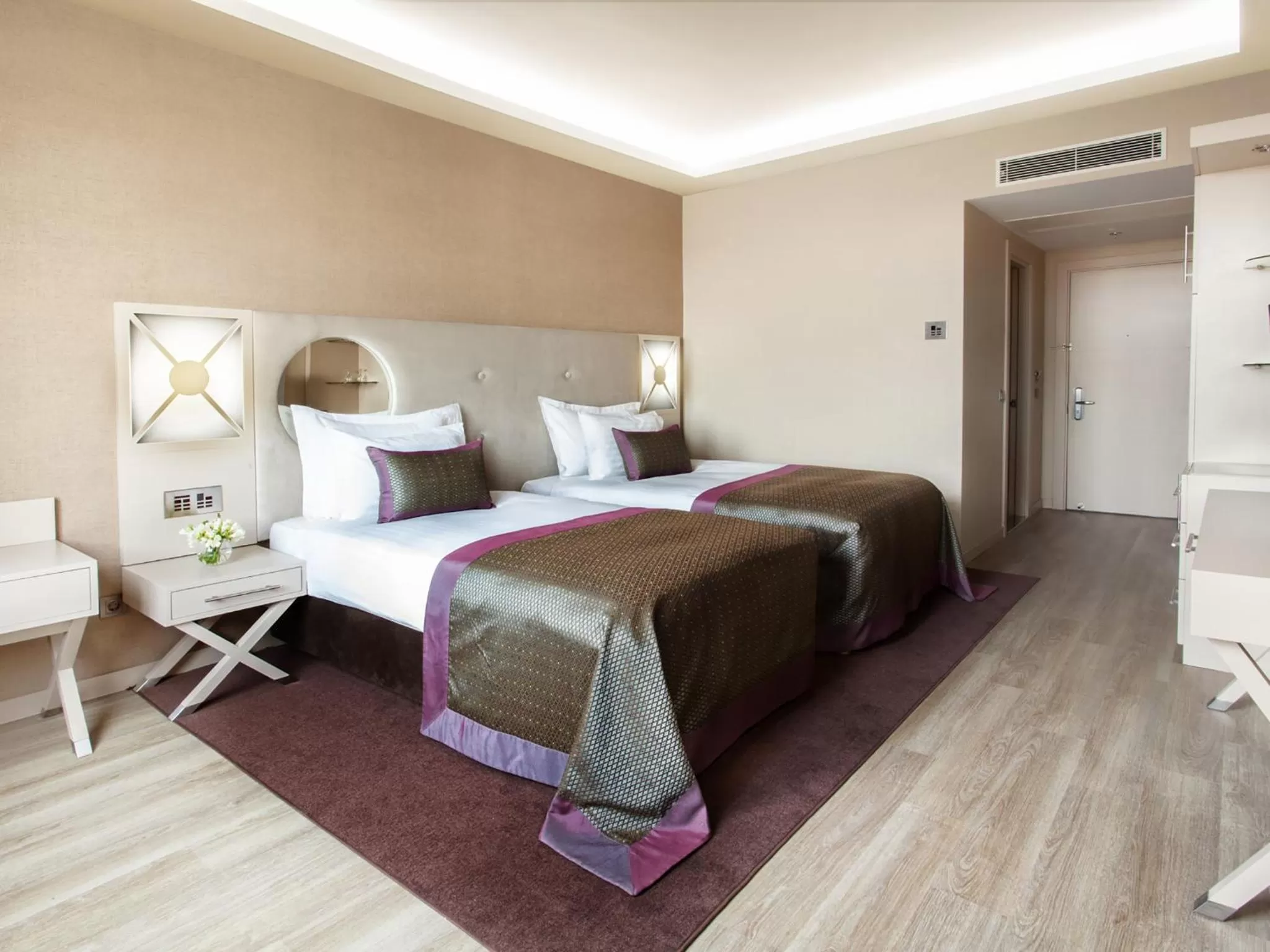 Photo of the whole room, Bed in WOW Istanbul Hotel