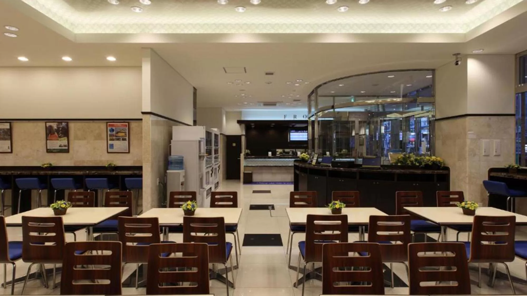 Lounge or bar in Toyoko Inn Osaka Namba Nippombashi