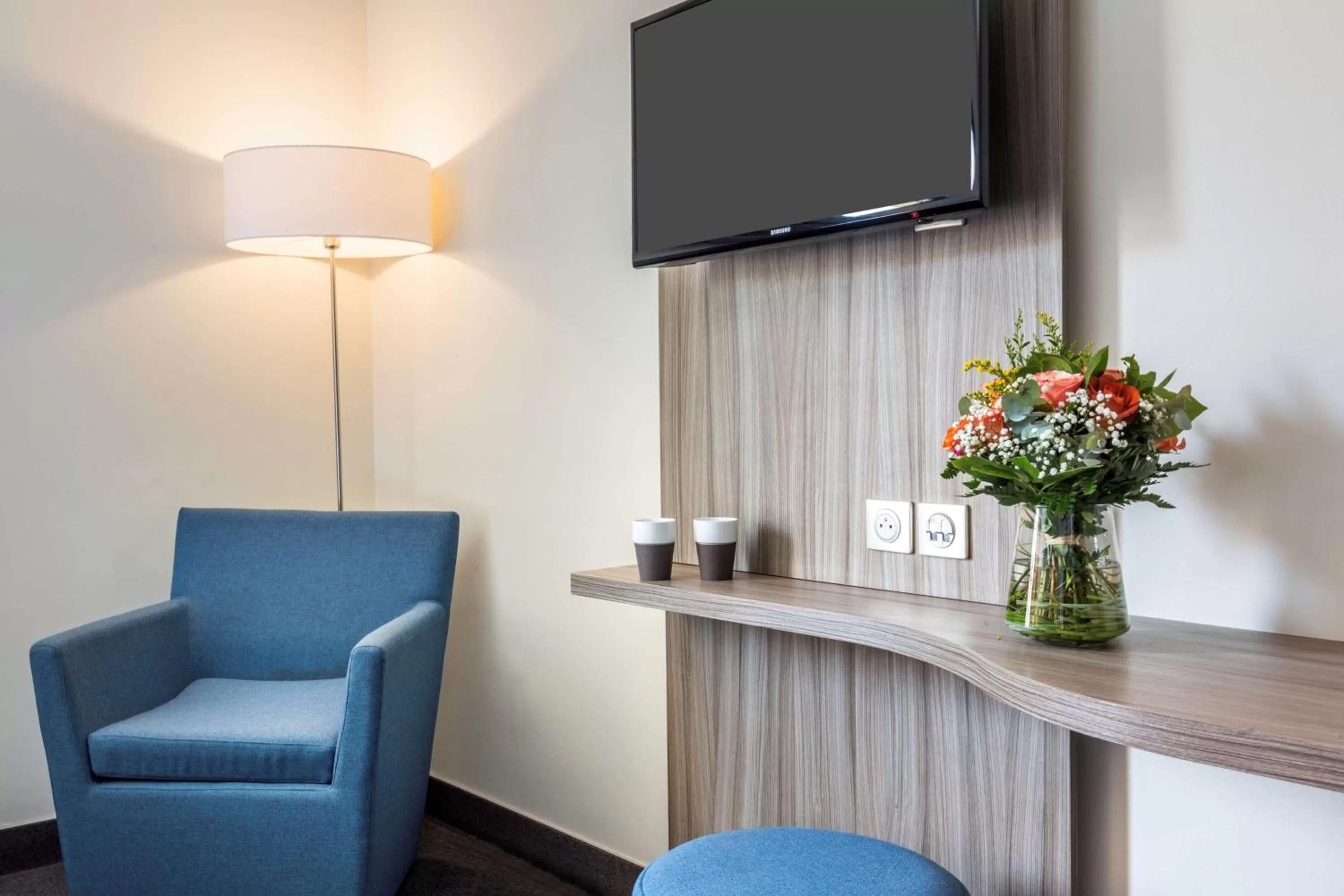 Photo of the whole room in Best Western Linko Aubagne