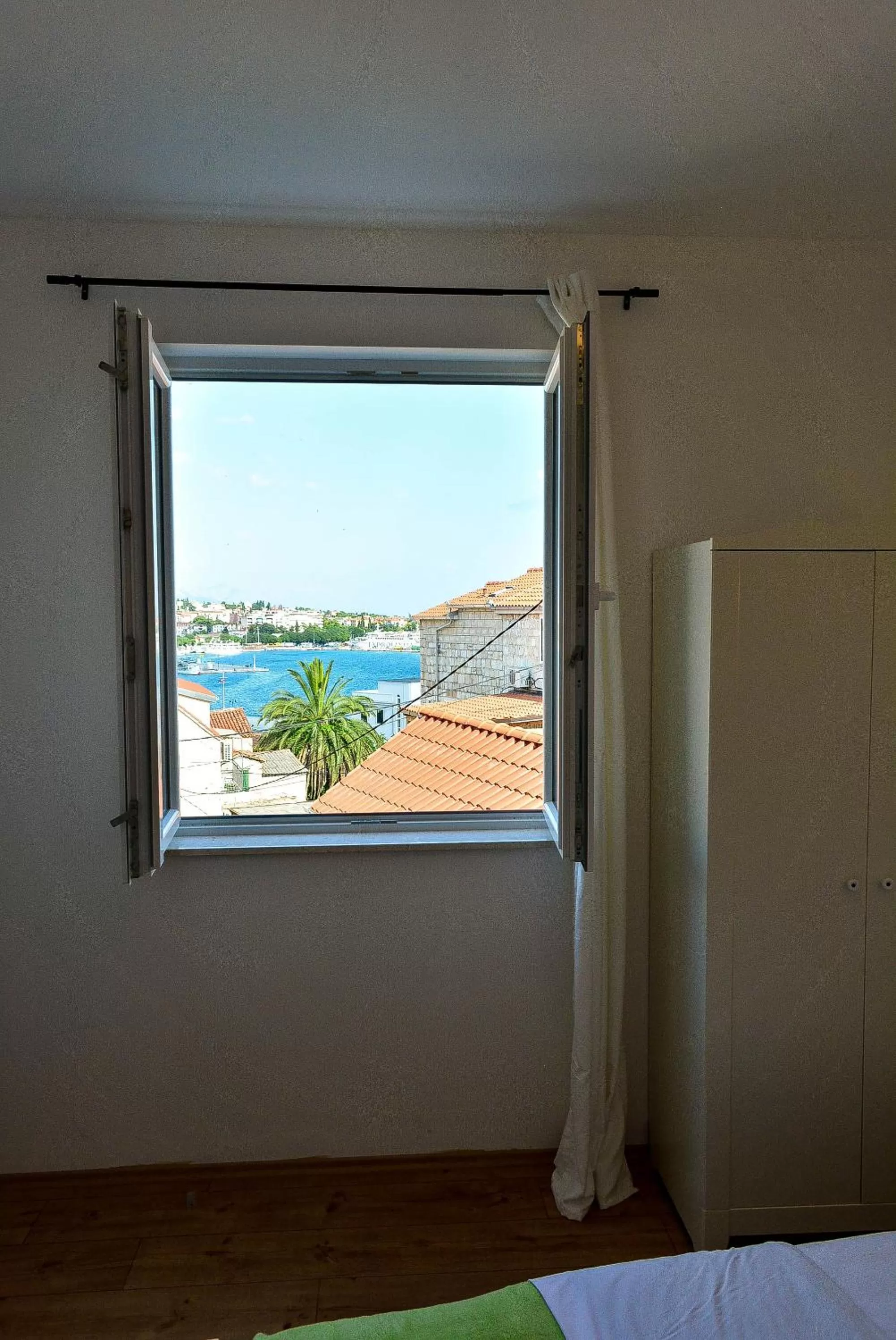 View (from property/room), Mountain View in Golden B&B