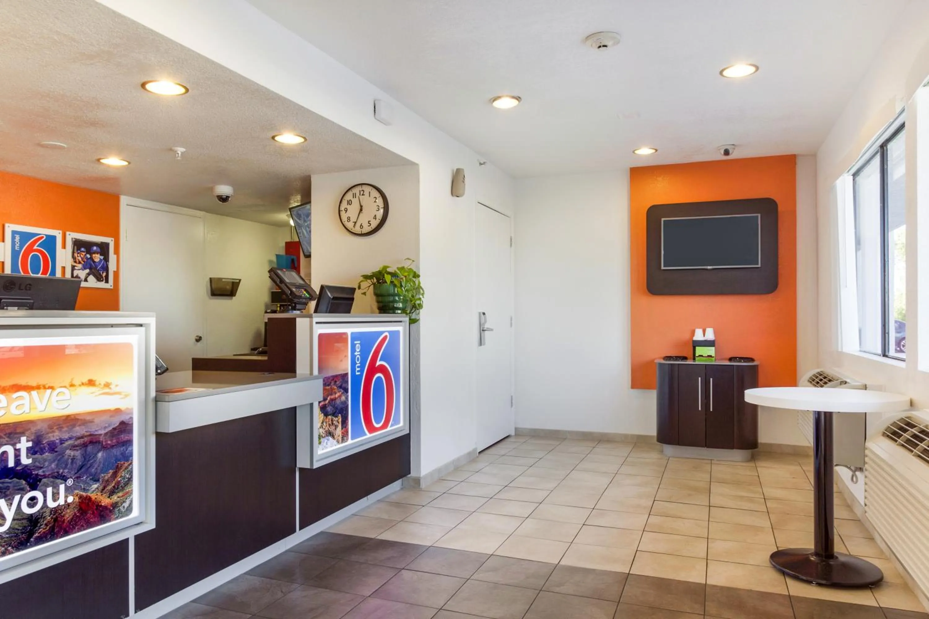 Lobby or reception in Motel 6-Phoenix, AZ - West