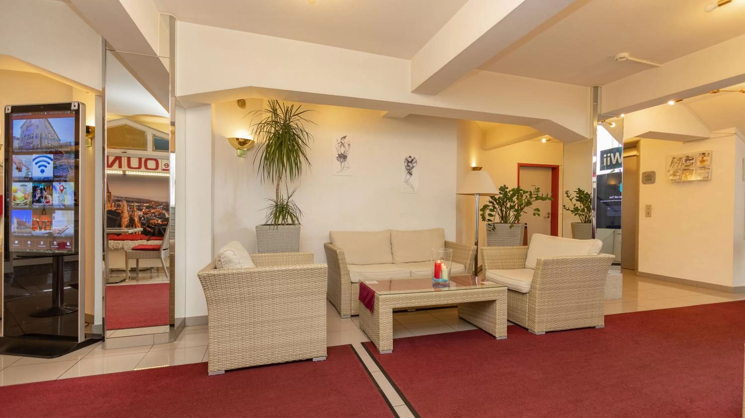 Lobby or reception in LeoMar Hotel