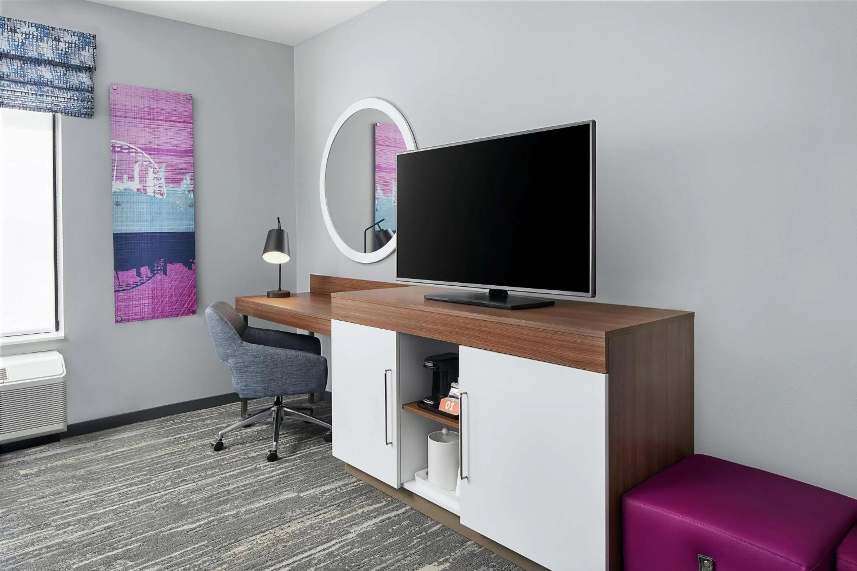 Bedroom in Hampton Inn & Suites Bridgeview Chicago, Il