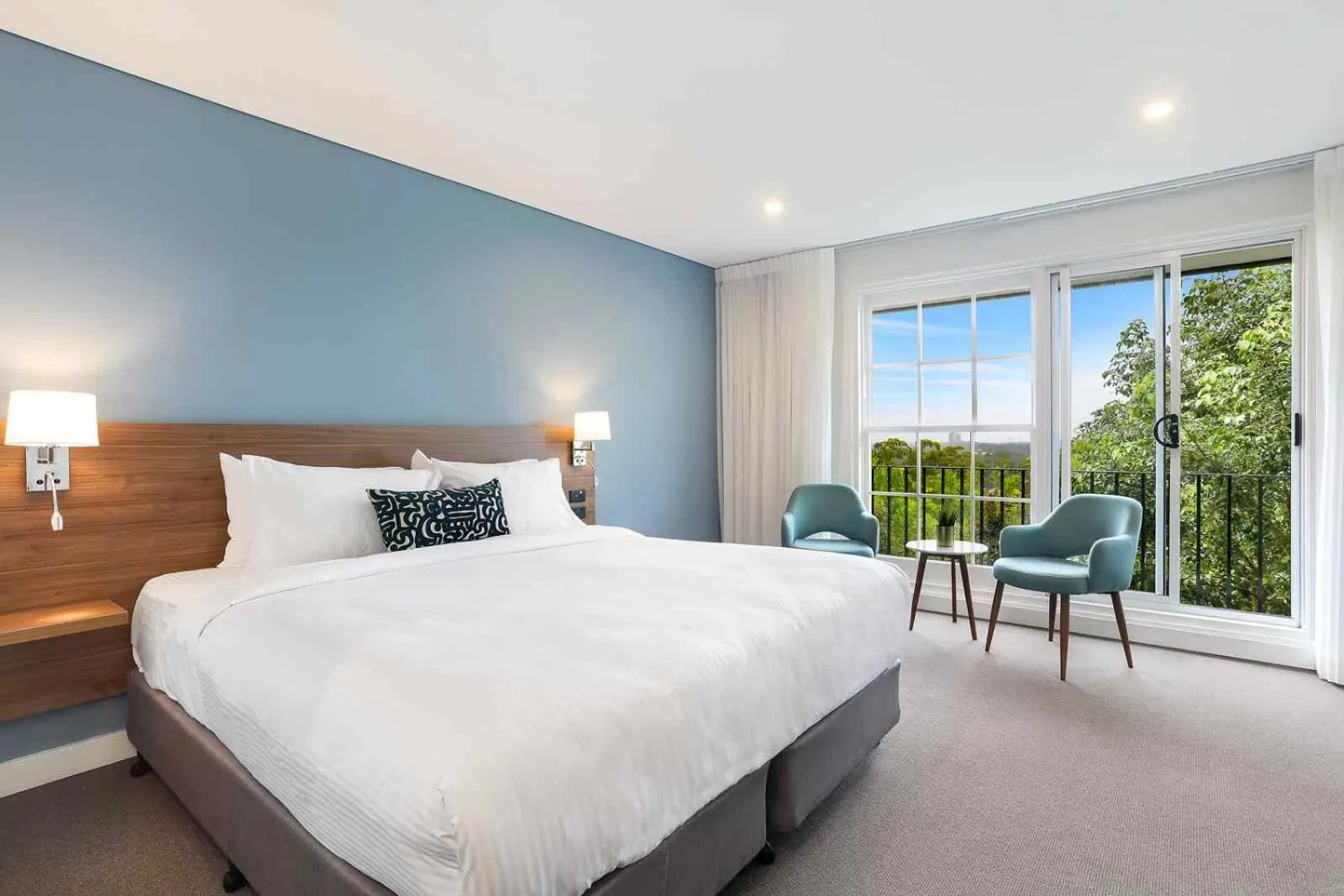 Bed in Killara Hotel & Suites