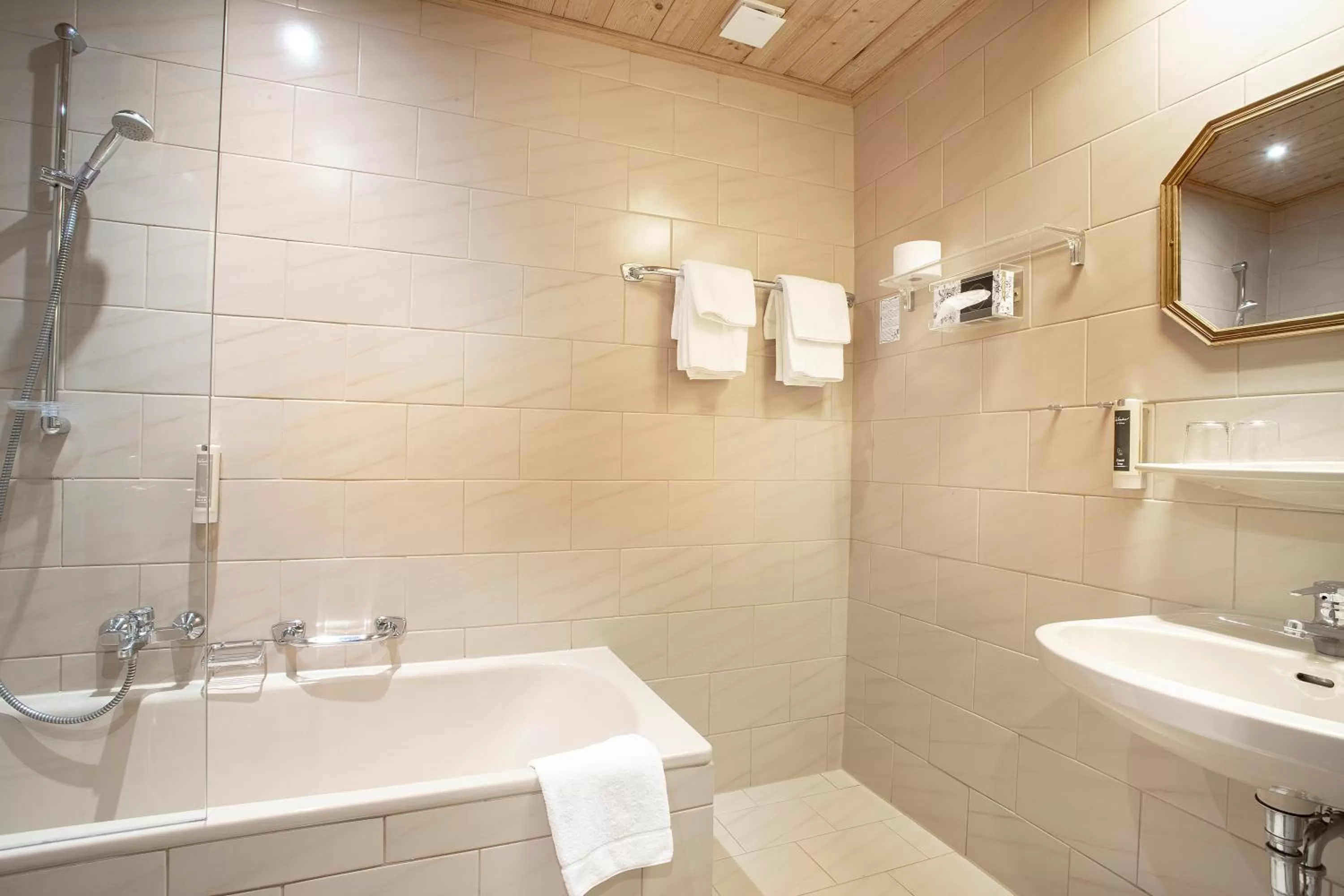 Bathroom in Landgasthof Zur Post