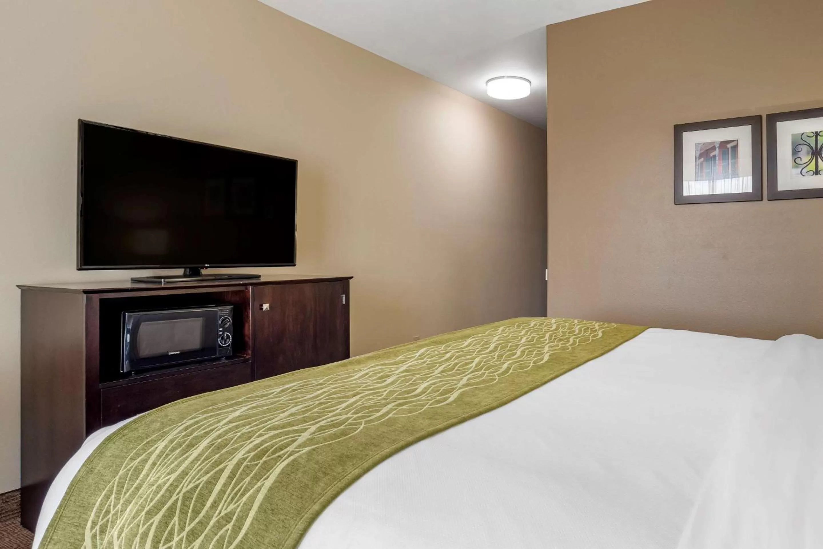 Photo of the whole room in Comfort Inn & Suites Scott-West Lafayette