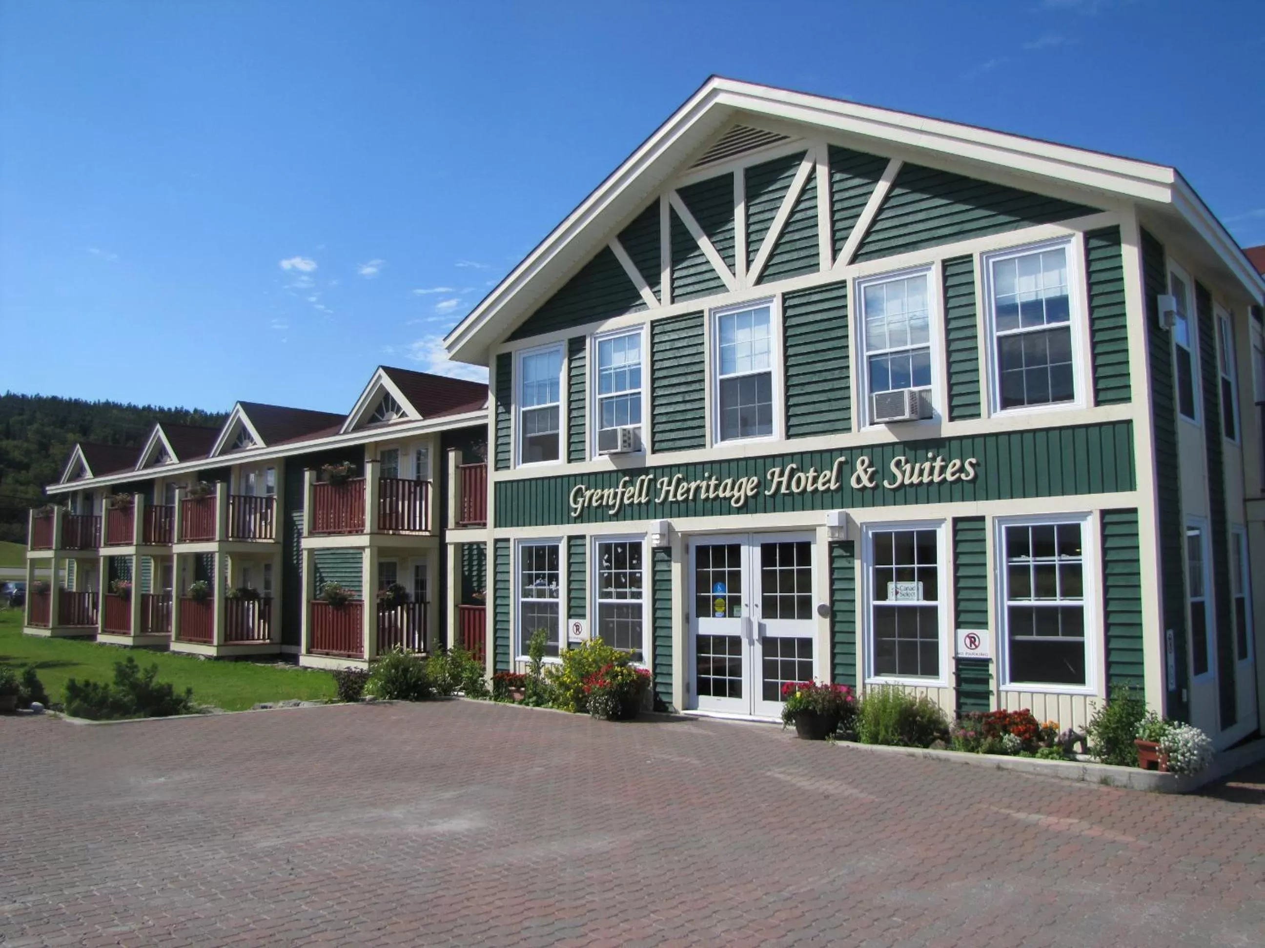 Property building in Grenfell Heritage Hotel & Suites