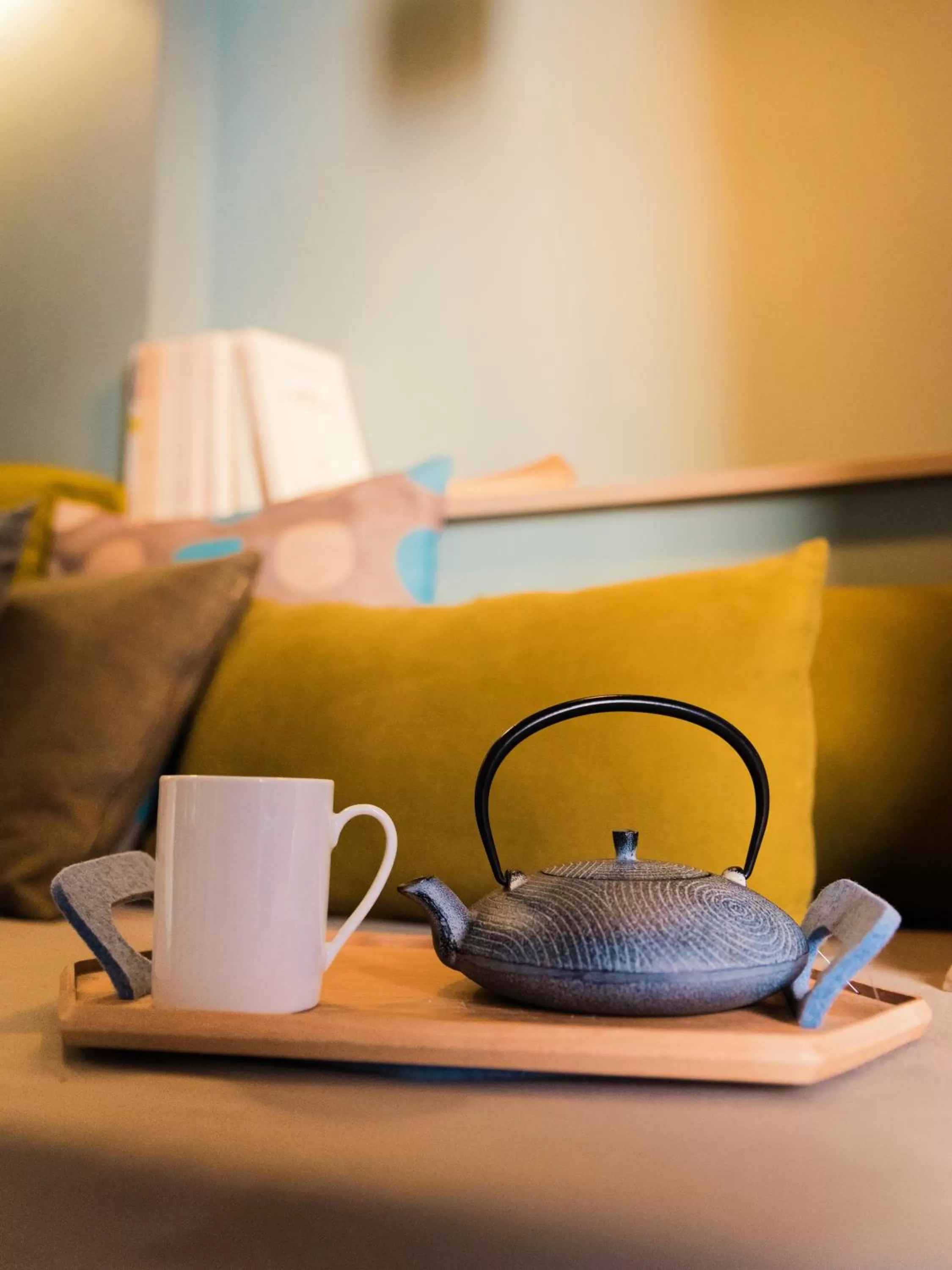 Coffee/tea facilities, Bed in MiHotel Bellecour