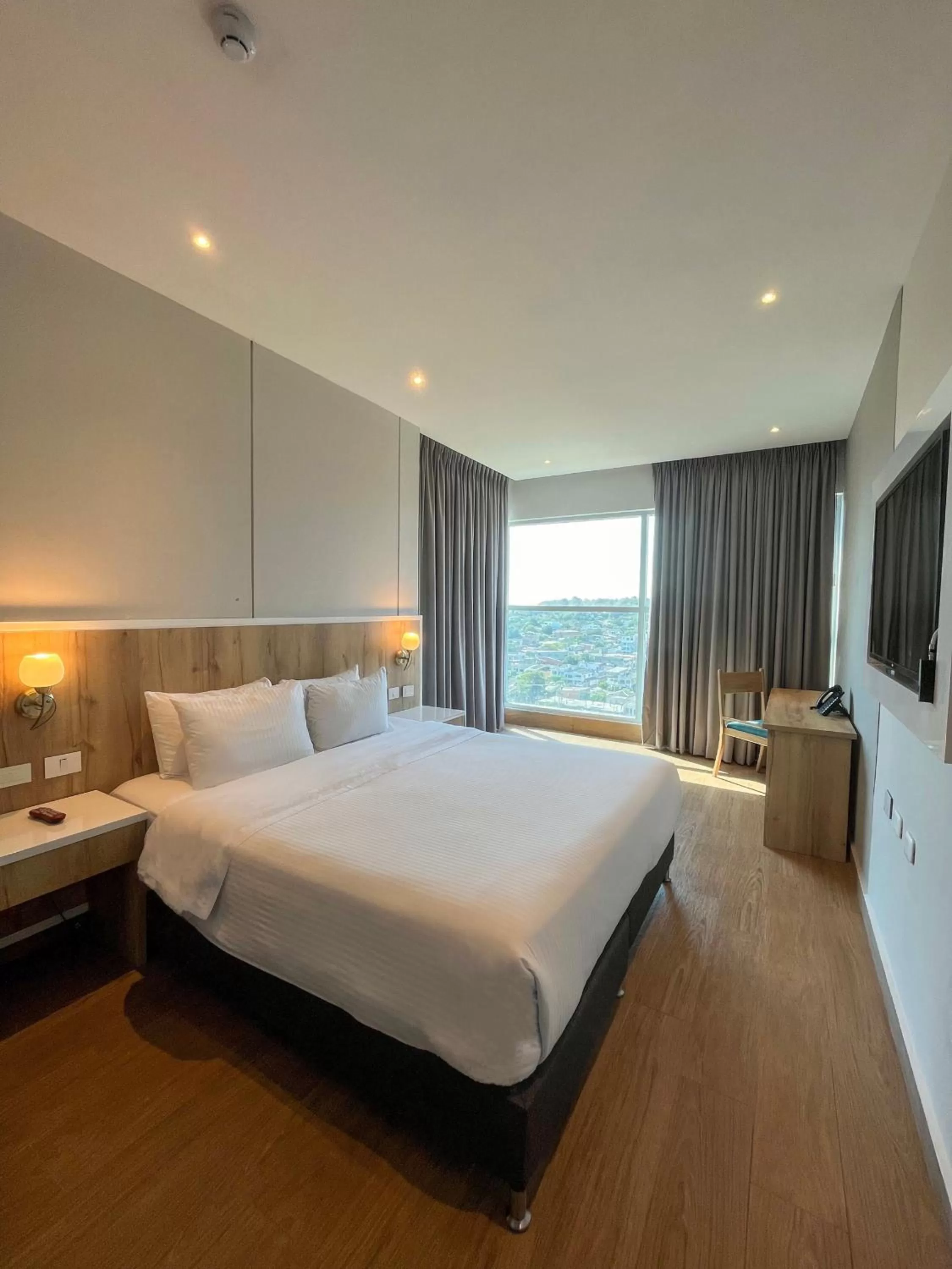 Bed in Wyndham Garden Cartagena