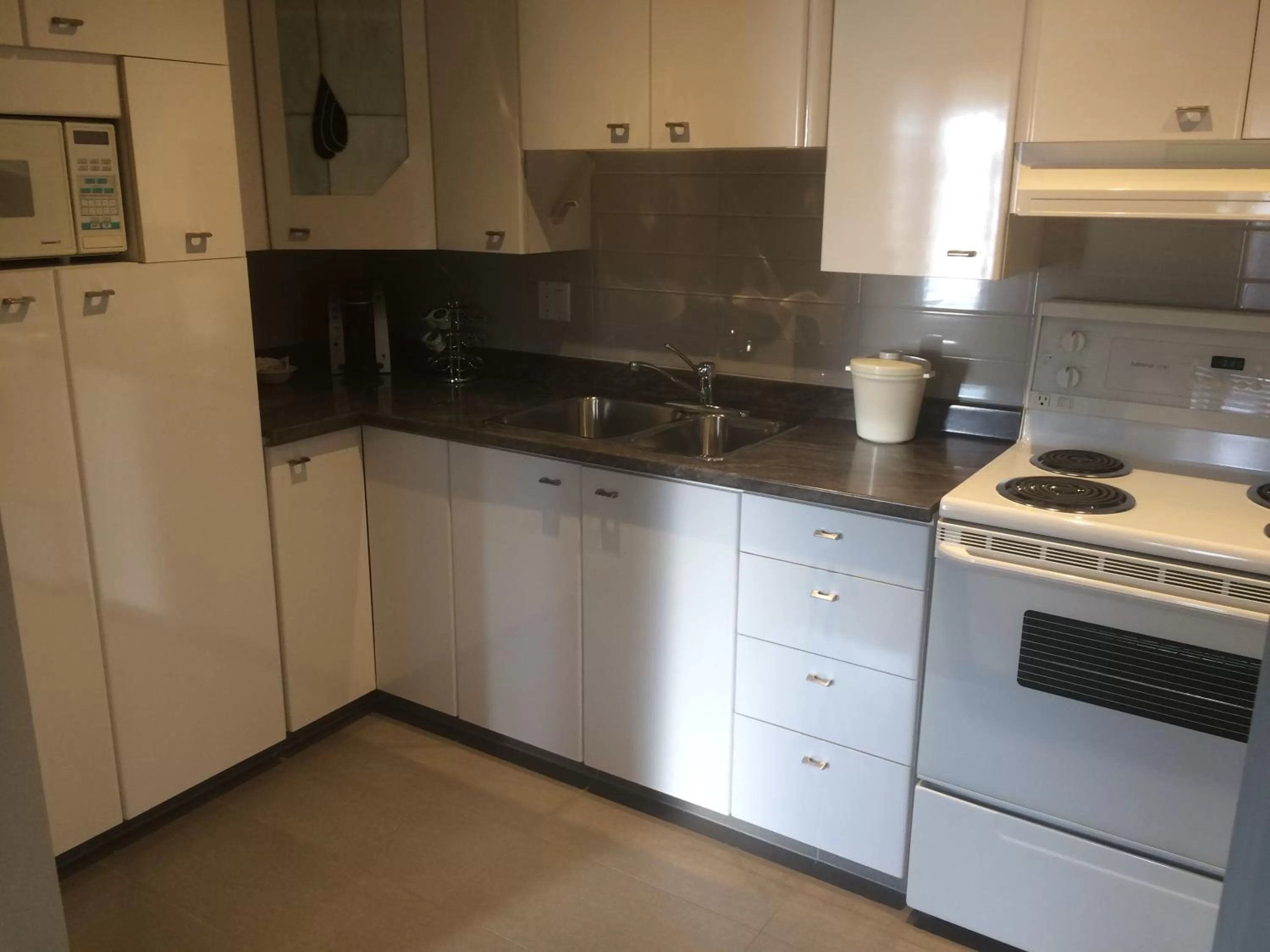 Dining area in Auberge l'Ambassadeur